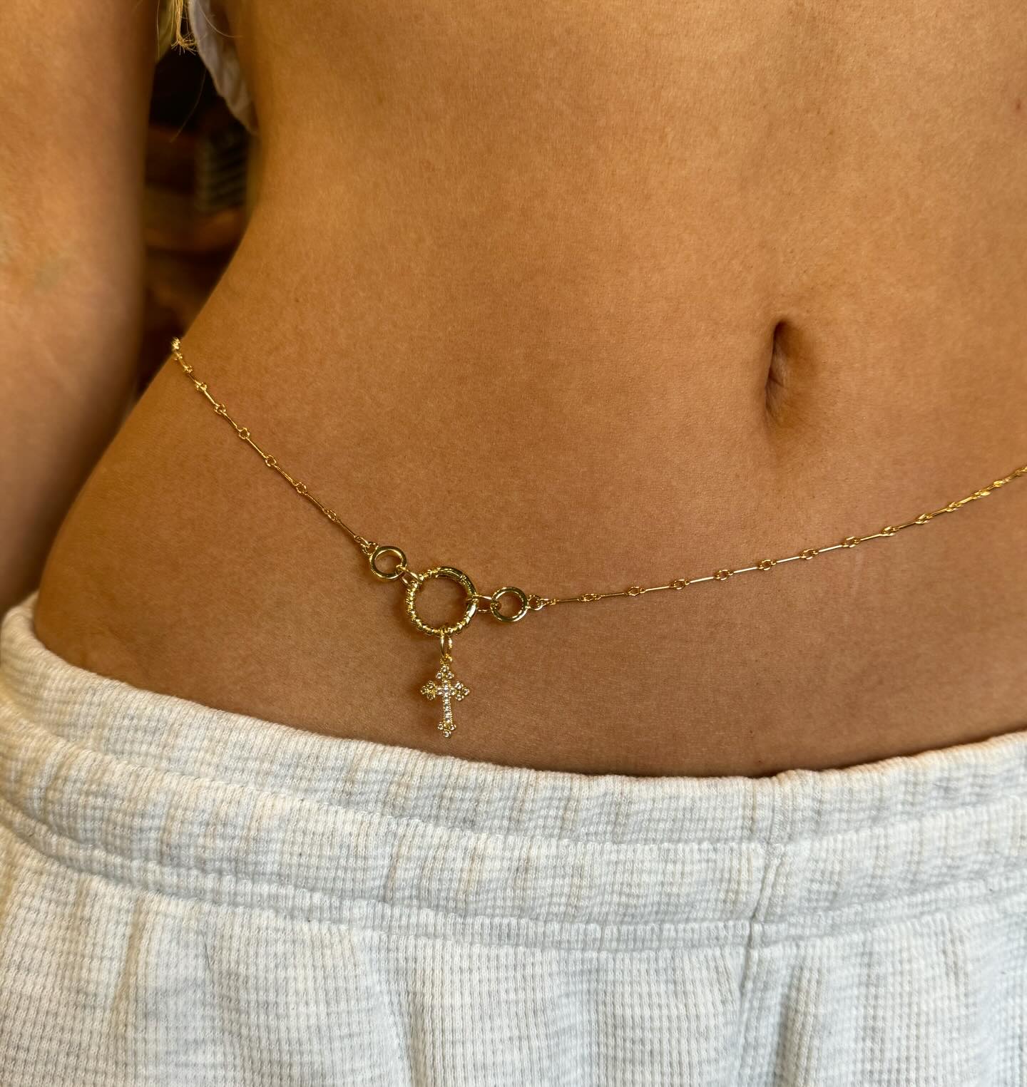 simple but perfect π€πΌπ #beadlounge #bellychain #woodlandhills #jewelry #handmade @nataleeholmes