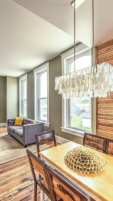 The Pearl Suite ✨
No cramped hotel rooms. No stepping over suitcases. No squeezing into one space.
Just room for everyone to spread out, unwind, and enjoy the trip together. With space for six, a full kitchen, and the brightest suite in the hotel, The Pearl was made for family getaways done right.