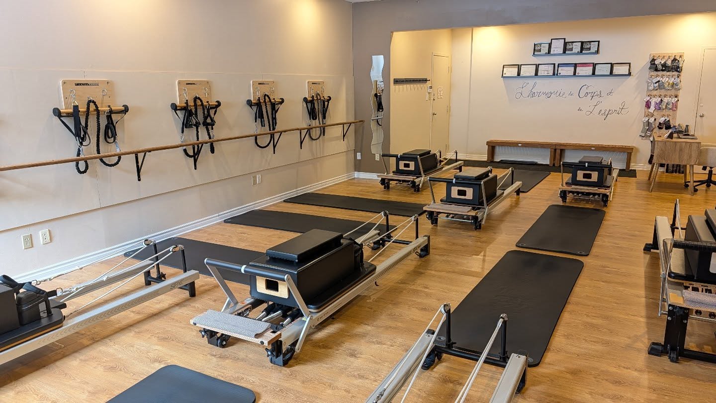 ✨ Journée de Pilates GRATUITE ✨
Le samedi 2 mai 2026, venez célébrer avec nous la Journée internationale du Pilates ainsi que le 11e anniversaire du studio !
🎉 Cours gratuits
🎁 Tirages
🥤 Collations santé et breuvages
📅 Réservation dès le 22 avril
Toute l’équipe a hâte de bouger avec vous!