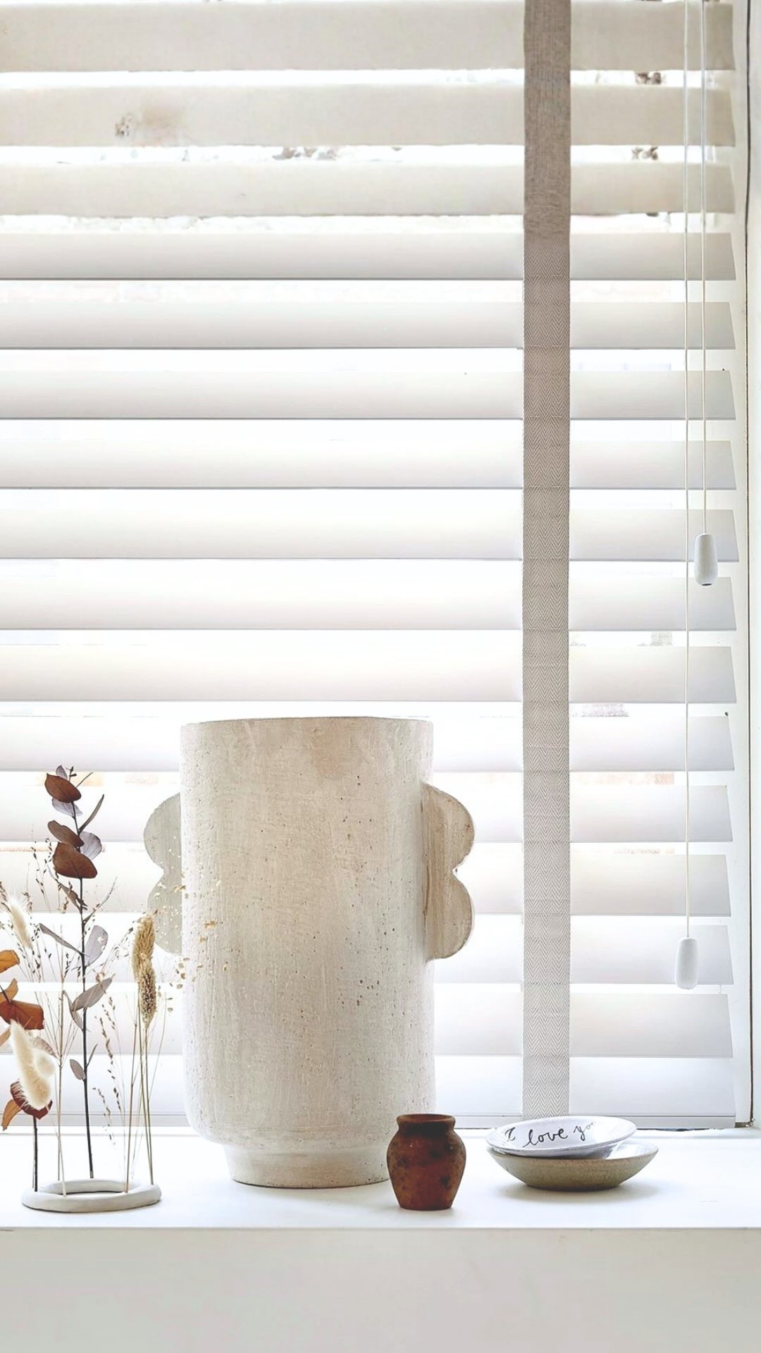 How often should you clean window blinds? Professionals recommend every three to four weeks during spring, when pollen and dust build up faster on horizontal surfaces.
Blind cleaning in Jacksonville is the detail most cleaning services skip. A quick dust is not a clean, slats hold visible buildup between every rung, and it takes time and the right tools to actually reach it.
That is what we handle when we come in. The same trusted team, insured and bonded, every single visit.
📍 Serving Palm Valley, Jacksonville Beach & Ponte Vedra Beach
✨ Link in bio for a free quote
#deepcleaning #stjohnsmoms #mayacleaningjax