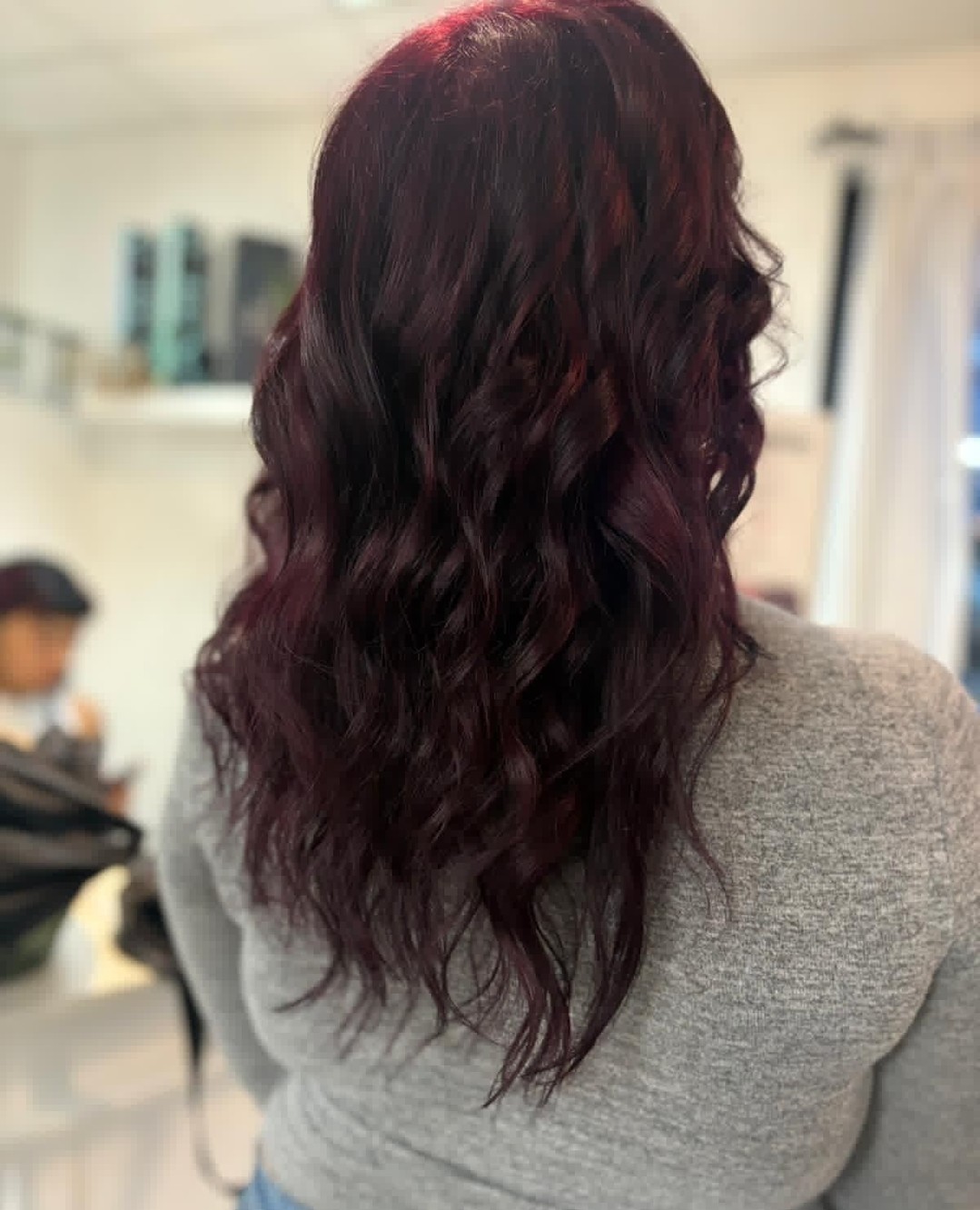 A red that speaks for itself ā¤ļøā
ā
Carly created this deep, glossy tone for a look thatās bold, refined, and timeless. Secure your spot today!ā
ā
We š¤ Hairā
ā
#BurnabyBC #BurnabyHairSalon #Burnaby #VancouverHairSalon #HairInspo #HairStylists #Joico #KevinMurphy #HairExtensions #BrentwoodMall #TheAmazingBrentwood #BrentwoodBurnaby #selflove #selfcare