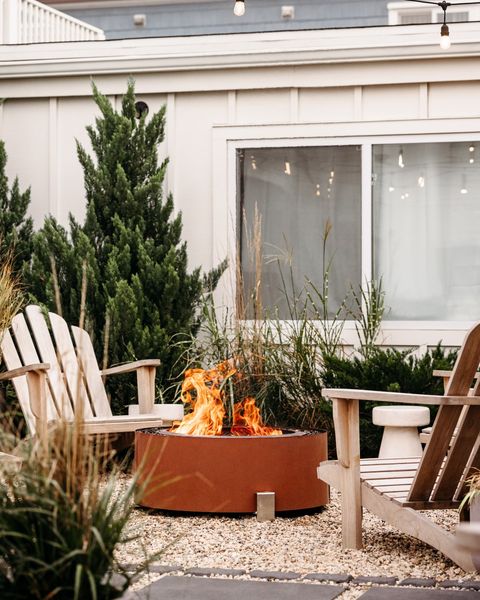 Contact us today to learn more about @breeo firepits...A bayside patio featuring our Luxeve Fire Pit - designed to transform your backyard with high-end design and the ultimate smokeless experience.
The Outdoor Living Designer 910-834-4099 Design-Create-Elevate
#outdoorliving #wilmington #design #create #elevate #fridayvibes