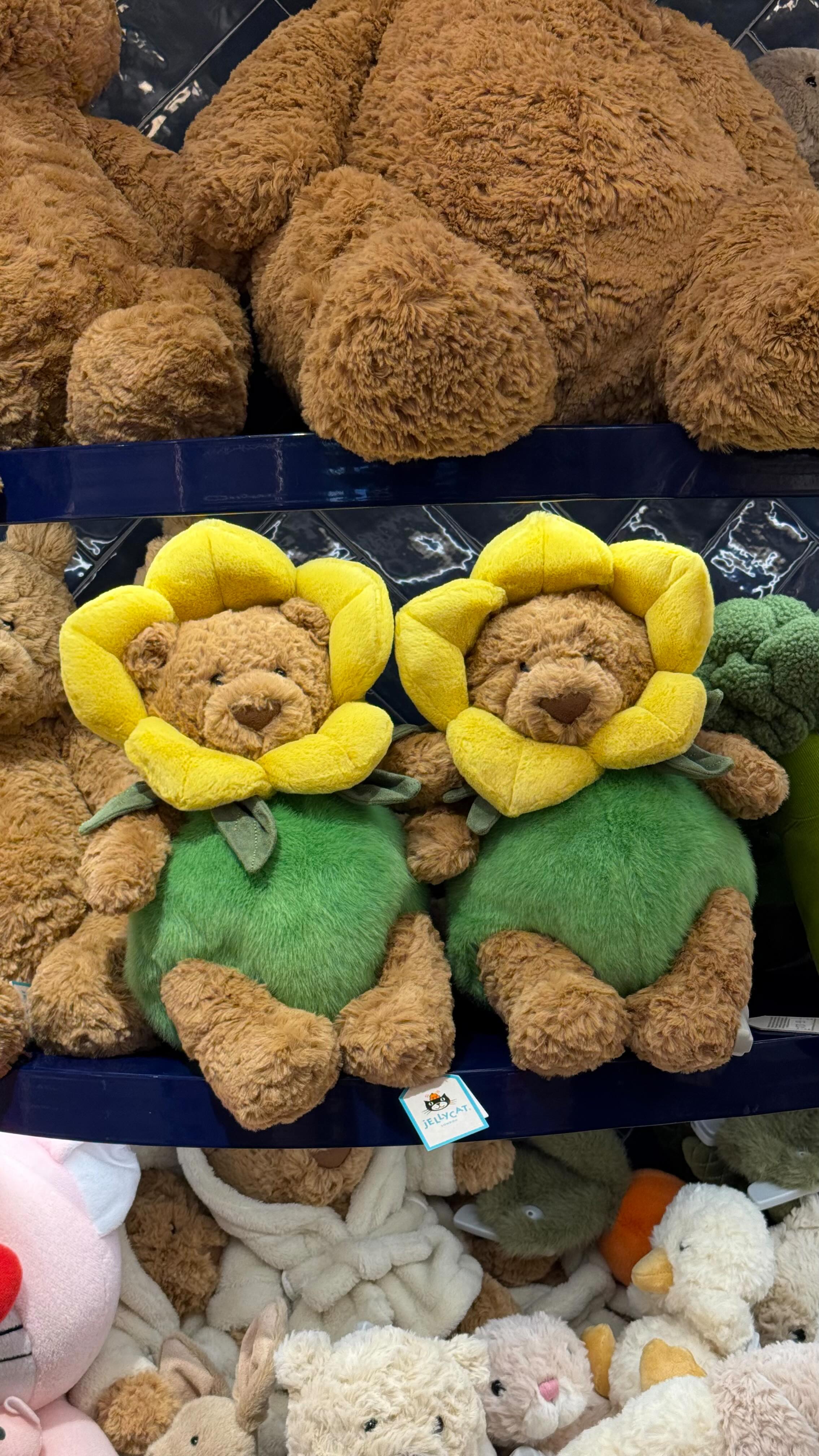 Jellycat heaven just got a little sweeter 🧸✨
Our latest Jellycat arrivals have landed at MOOII, featuring the adorable Bartholomew Bear with Carrot, Amuseables Pickle Bag Charm, and the sweetest Bartholomew Bear Daffodil Outfit 🌼🥕🥒
Alongside many more cuddly favourites now waiting in store 💛
Visit your local MOOII and discover the newest additions to the Jellycat family.
@mooii_aus ✨💝
#MOOII #Jellycat #NewArrivals #BartholomewBear #JellycatCollection CuteFinds