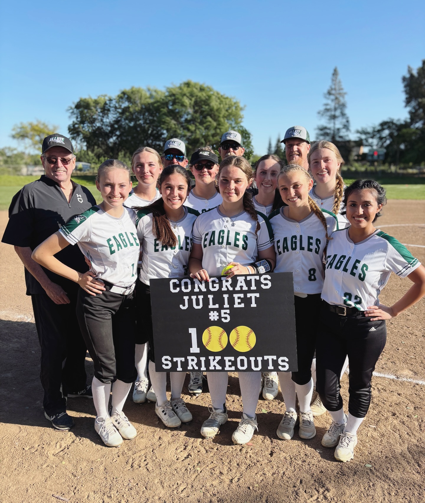 We’ve got something to celebrate!!
Congrats to freshman Juliet Goodpasture on 100 strikeouts this season! And congrats to the team on another win! Go Eagles!! 🦅💚