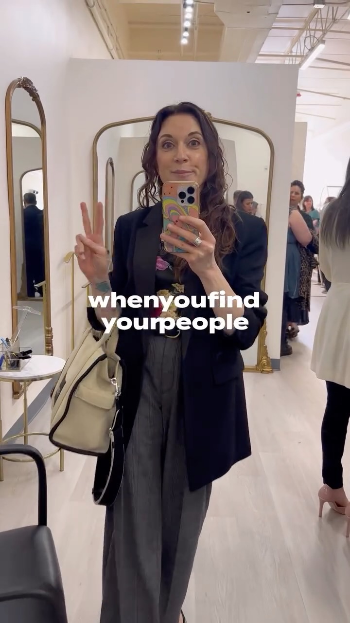 When you find the people who are fighting the same fight - you become great friends! 👯♀️
Sarene and the team at @tadmoretailoring don’t just alter clothes. They make them fit the person you actually are right now. They reimagine pieces you were ready to give up on. They make you look like the badass you already are.
Sound familiar? 💃🏻✨
A tailor who makes it fit. A stylist who shows you how to wear it. We’re better together.
Congratulations on your new Oakbrook Terrace location Tad More! So incredible to watch your growth and see your values shine in everything you’re building ✂️❤️