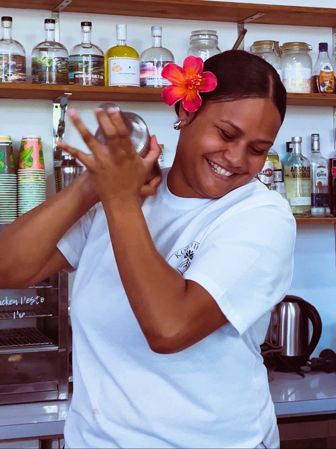 Bula smiles + cocktails = great day!
.
.
.
.
.
#fiji #theprojectscollectivefiji #korotogo #fijiislands