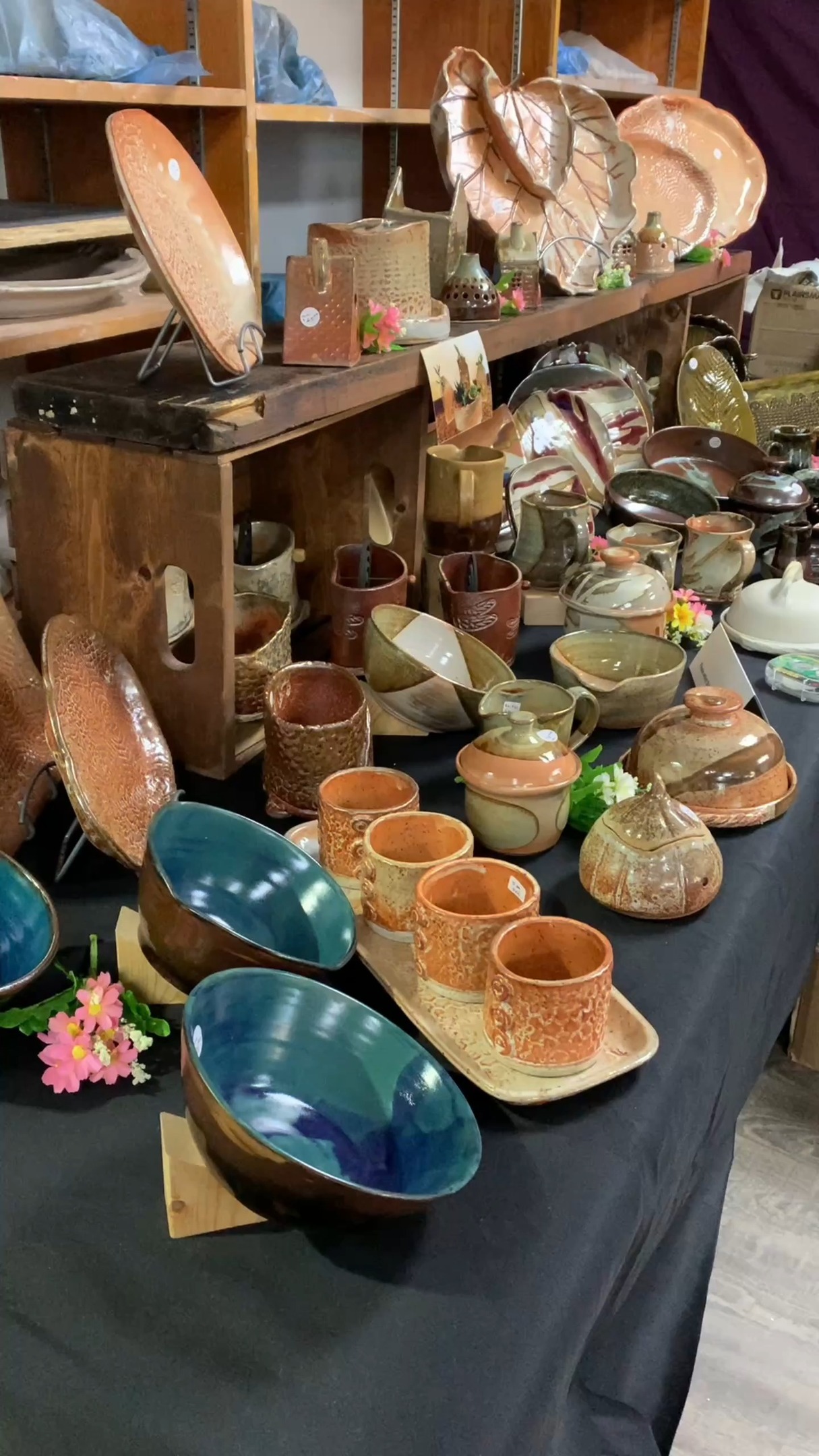 Time for the biggest pottery sale of the season!โจ
The Edmonton Pottersโ Guild Spring Show and Sale is back on April 25, and itโs officially the biggest pottery event of the season. Whether youโre a long-time collector or just looking for that one perfect mug that actually fits your hand, this is where you need to be.
๐
When: Saturday, April 25 | 10 AM โ 4 PM
๐ Where: 8826 51 Avenue, Edmonton
๐๏ธ Admission: FREE!
6 Reasons You Can't Miss This Sale:
Massive Selection: As the biggest sale of the season, weโre filling the space with thousands of pieces from local guild members.
Support Local Art: Every purchase goes directly back to the artists in your community and the EPG. Skip the big-box stores and buy something made right here in YEG.
One-of-a-Kind Finds: From functional kitchenware and garden decor to stunning sculptural statement pieces, you wonโt find these anywhere else.
Meet the Makers: Have a question about a glazing technique? Want to know the story behind a bowl? Our potters will be on-site to chat!
Tour the Studio: Weโre opening our doors! Get a behind-the-scenes look at the kilns and wheels where the magic happens.
Budget-Friendly Art: There is something for every price pointโwhether youโre looking for a small $15 gift or a gallery-quality centerpiece.
Pro-tip: The best stuff goes fast! Set your alarms and get there early to snag the prime pieces. ๐บ๐จ
#YEG #EdmontonPottersGuild #ShopLocalEdmonton #YEGEvents #HandmadePottery #YEGArt #EdmontonMaker