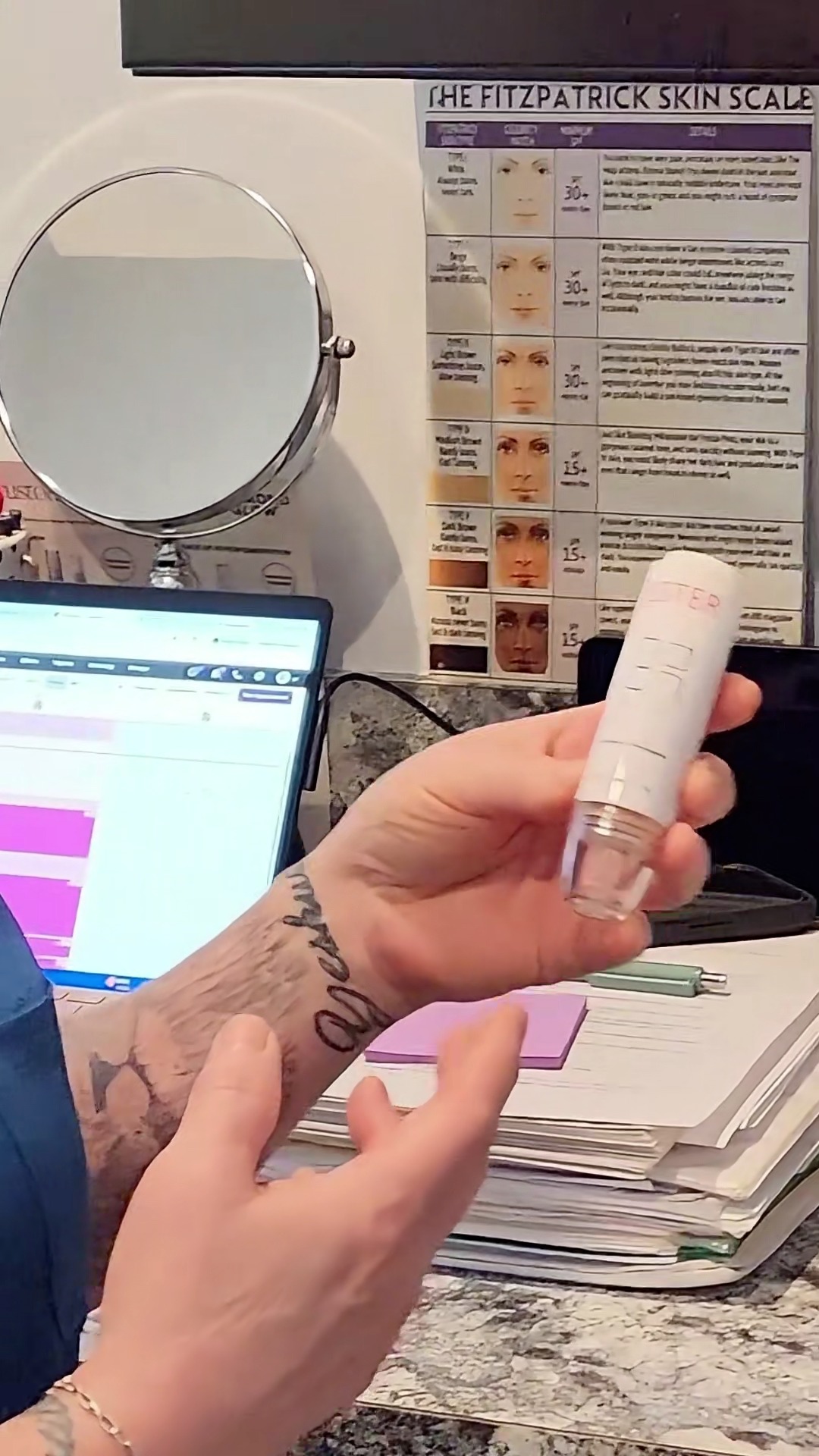 Struggling with rosacea? Our aesthetician breaks down the Noon products that actually help calm redness, soothe irritation, and support your skin barrier. Real relief starts with the right routine.
#rosaceaawareness #cobbcountybeauty #noonaesthetics #calmtheredness #westcobbmedspa #RosaceaTreatment #rosaceaskincare #RosaceaRelief #rosaceatips #rosaceacommunity ##inflammation #skincareproducts