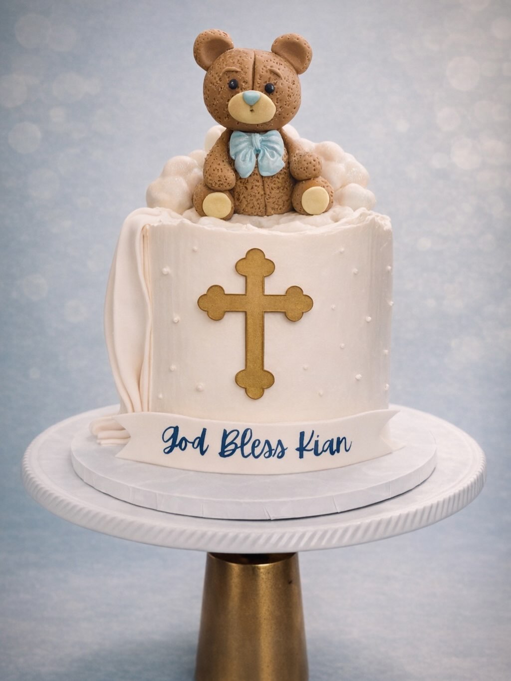 #christeningcake #customcakes #fondanttoppers #murielscakesandcookies #cakes