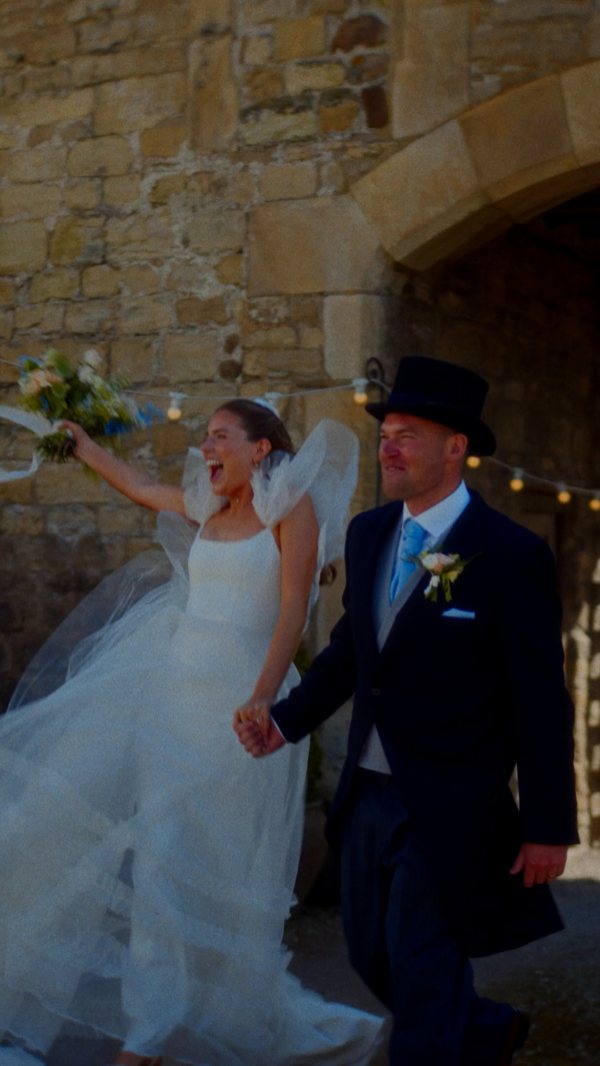 The Wedding of Donna & Brad
An absolutely stunning day with the most wonderful family. Laughs and smiles from start to finish!
@hannahrachaelweddings
@willsmarquees
@rosiedavisonphotography
@beatiesevents
@backchatbrass
@emilyhawkeshair
@lvbridalstudio
@sophiemantell.illustration
@clareflintmakeupyork
@walterandblossom
@vintageeventbars
@pastelle.events