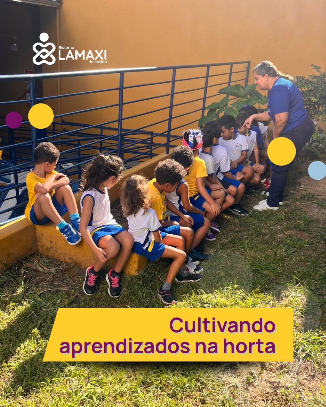 No projeto horta do Lamaxi, cada experiência se transforma em aprendizado vivo. 💛
Dessa vez, as crianças colocaram as mãos na terra junto com a Sayo para plantar alface, vivendo de forma concreta o cuidado, a paciência e o respeito pelos processos da natureza.
Esse momento ensina sobre responsabilidade, alimentação saudável, observação do crescimento e conexão com o meio ambiente. A criança aprende acompanhando cada etapa, entendendo que tudo tem seu tempo e que o cuidado faz parte do florescer. 🌱✨
São experiências assim que tornam o aprendizado mais significativo, afetivo e cheio de sentido.
#ProjetoHorta #Lamaxi #EducaçãoComPropósito #AprenderNaPrática #EducaçãoAmbiental InfânciaComSentido MãosNaTerra AlimentaçãoSaudável