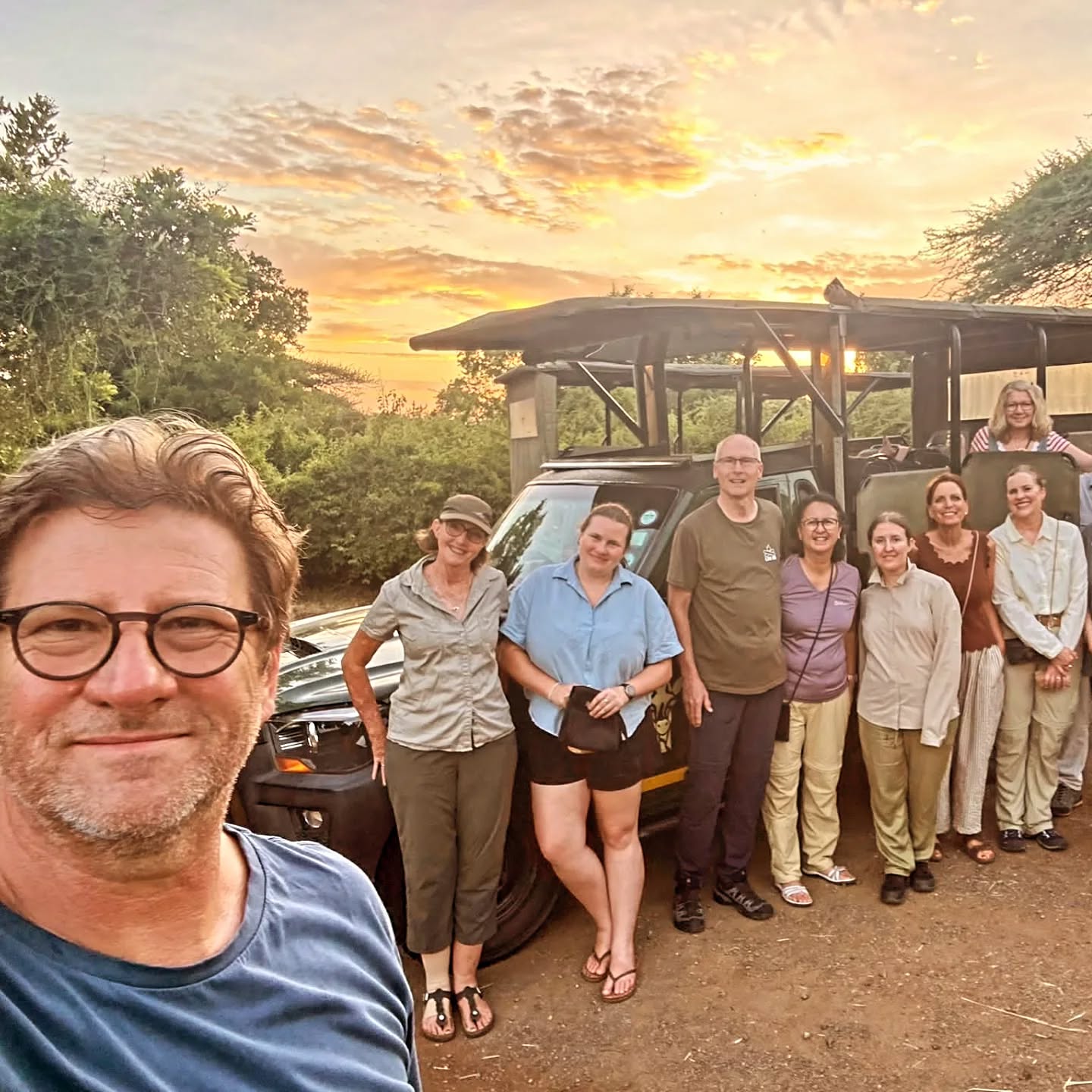 Awesome time with German guests on tour in the Kruger National Park. Magical time and what a privilege to share our heritage with the world!
#kedibonesafarifamily #bestsafaribyfar #krugermagic #krugertour #big5
@limpopoexperienced @krugernationalpark
@renataewaldwildlifephotography
@exploremopani
