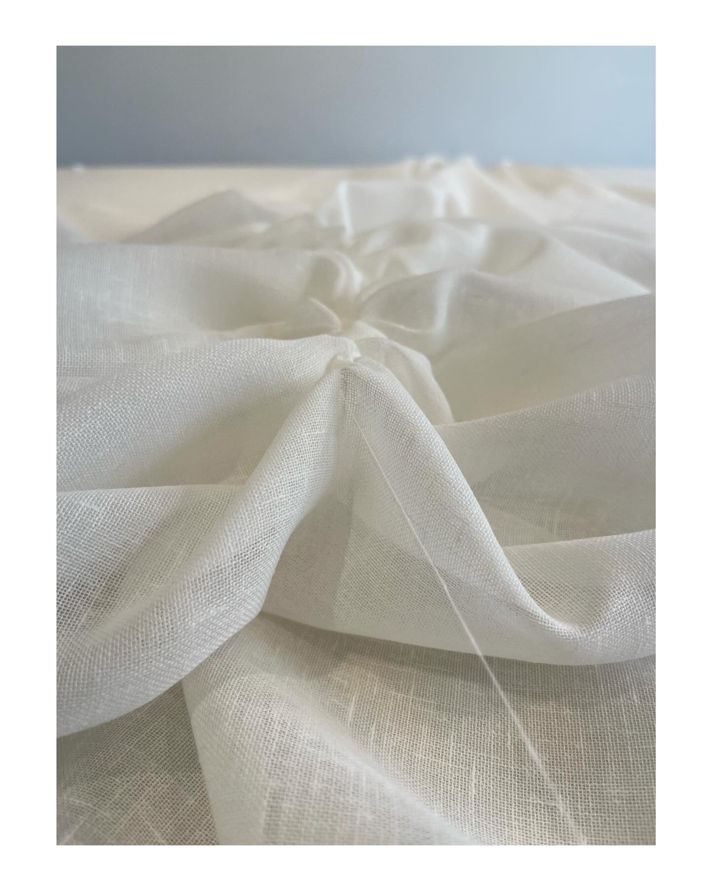 Working with a sheer voile can easily test your patience but pulling a thread to give you a straight edge, guide line makes the world of difference! Some snap halfway which can be more than annoying, especially using lovely linen but itβs still the only way to do it π
#sheerfabric #voilefabric #softfurnishings #sewingtips #localmaker