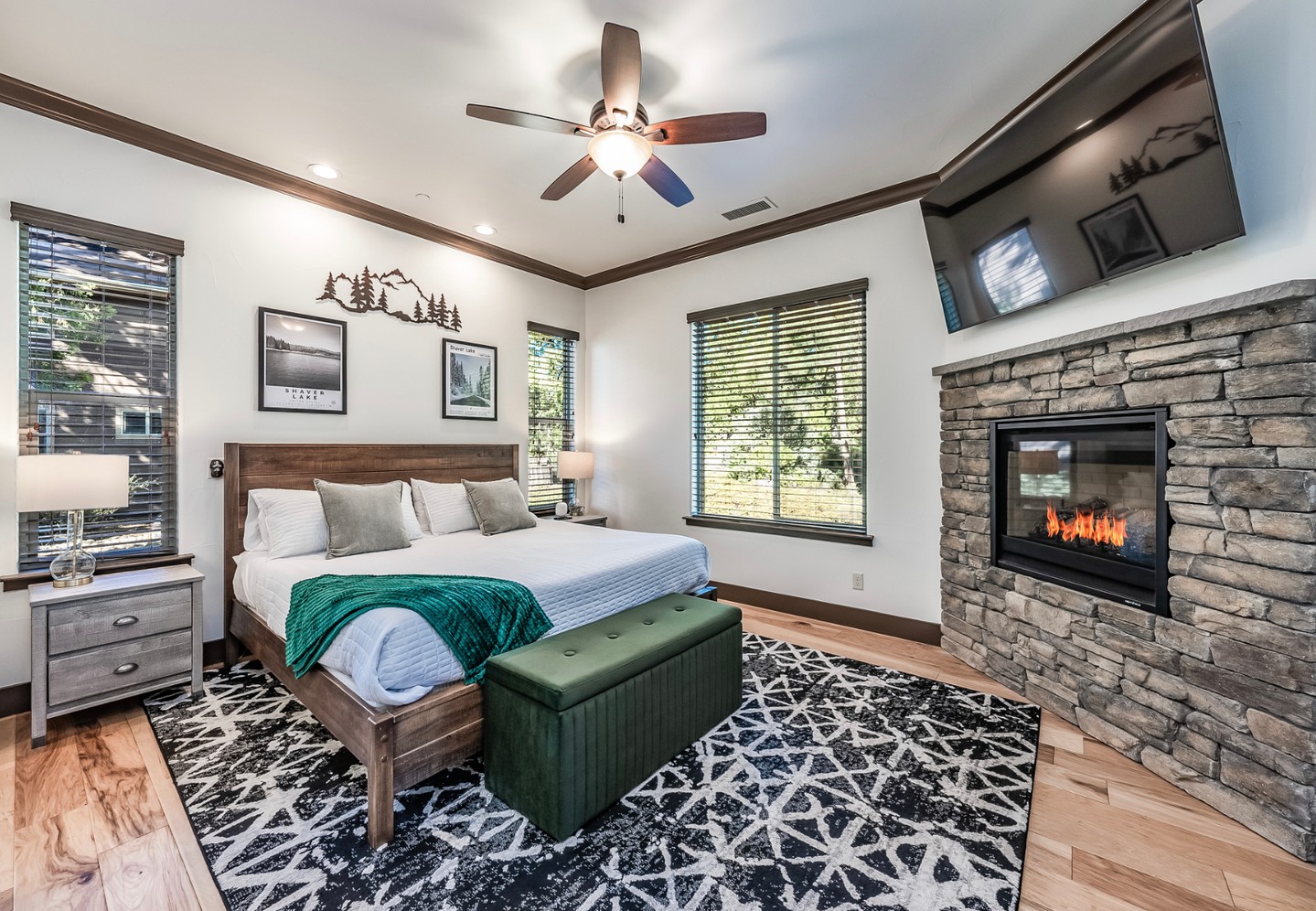 Leopard Lilly is a great choice with two master suites. ✨🏡 A perfect setup for traveling together while keeping everyone comfortable.
www.thecabinhost.com
#LeopardLilly #TheCabinHost #ShaverLake #CabinLife #MountainGetaway