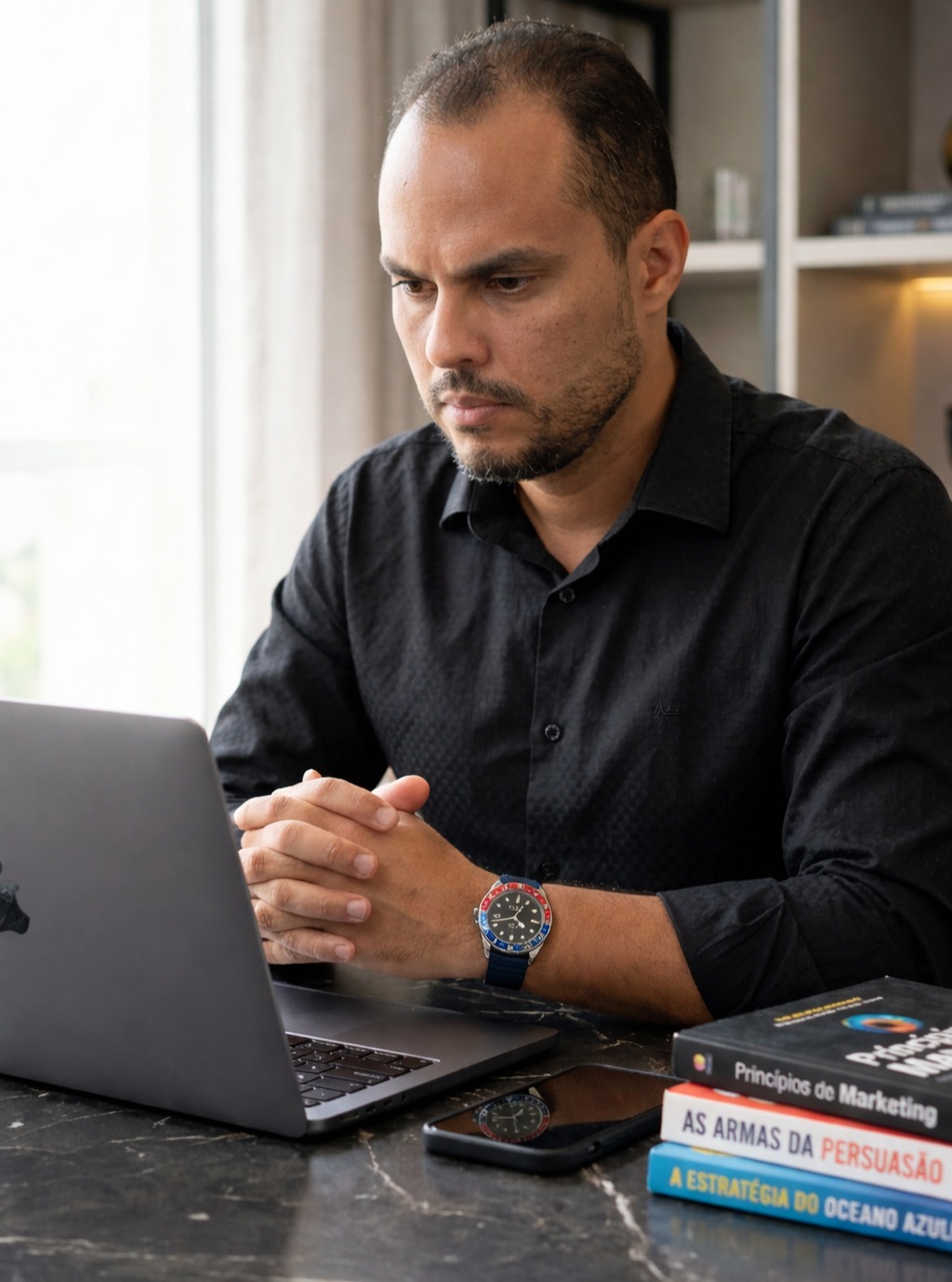 Sou Marcel Ricard, com 20 anos de experiência em vídeo e marketing digital, sempre trabalhou nas maiores emissoras do país como: TV Globo | TV Record | TV Justiça | TV Câmara | SECOM Superior Tribunal de Justiça | SECOM TST
Aqui, você fala diretamente com quem cria a melhor estratégia, produz o conteúdo, faz os anúncios pra quem procura seus produtos ou serviço na internet e acompanha os resultados
