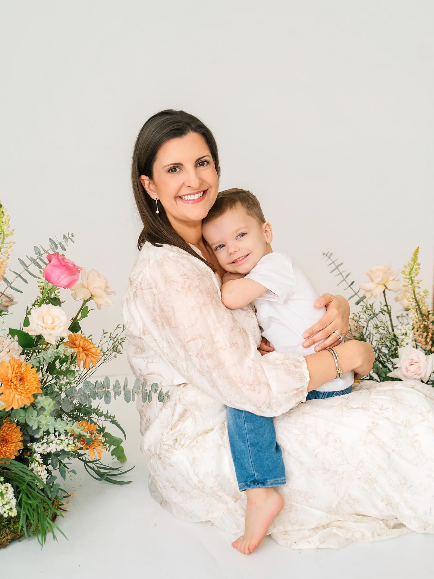 Snuggles, giggles, and a whole lot of love this morning at mom and me mini’s😍
#familyphotography #mothersday #tomballtx #houstonphotographer #motherhoodunplugged
