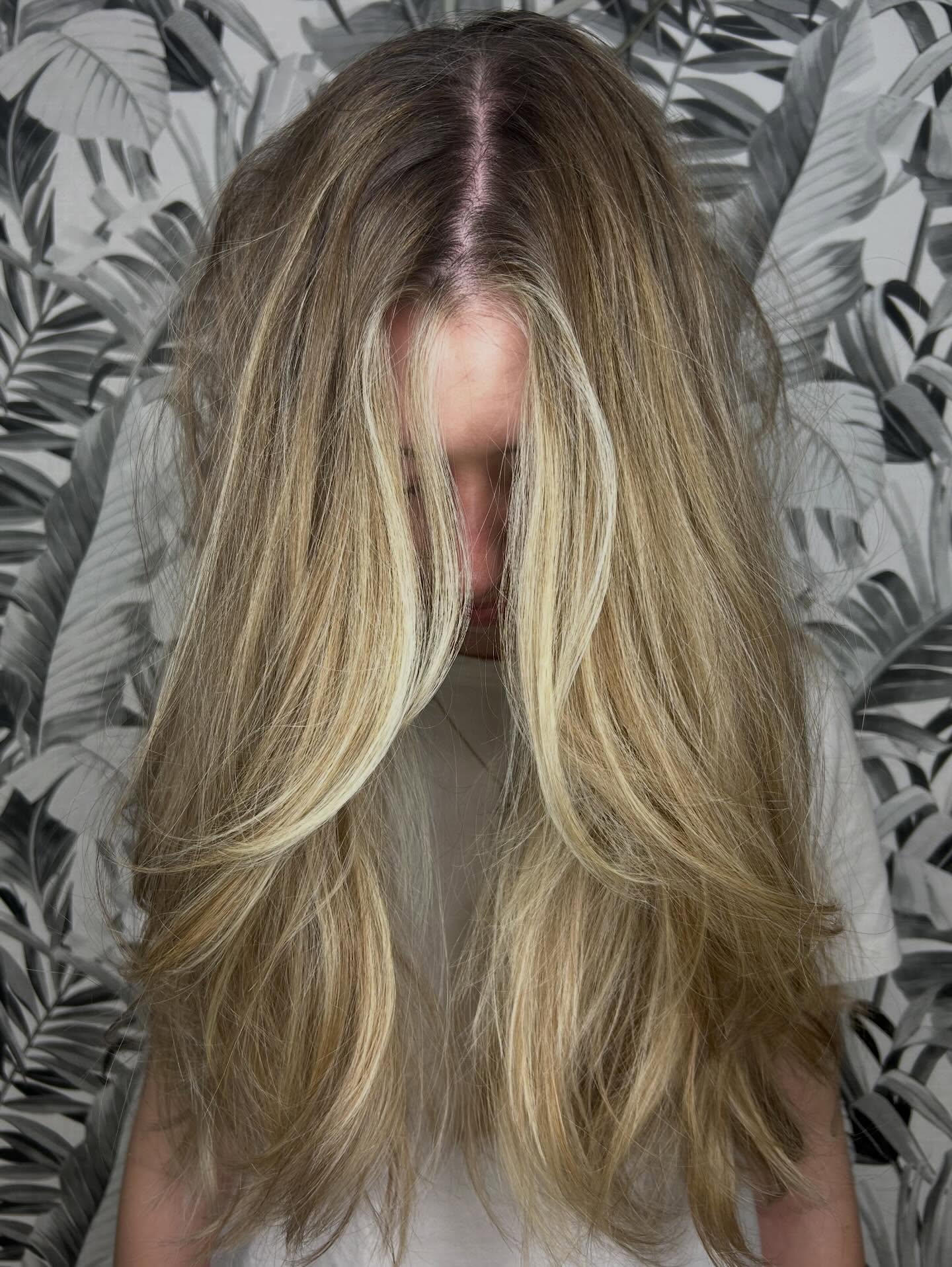 Hair by Molly @molly_landman 🌻
#bostonpartialfoil #bostonhighlights #bostonblonde #jamaicaplainma #bostonlonghair