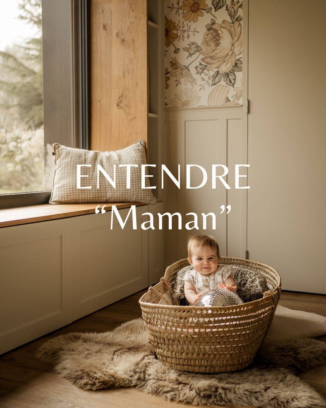 Dans ce moment que vous avez vu en photo sur mon dernier post...
il y avait aussi ça.
Sa voix.
Ses rires.
Et ce “maman” encore tout nouveau.
Celui qui arrive un peu par surprise,
et qui ne sonne déjà plus pareil quelques mois plus tard.
On pense qu’on va s’en souvenir.
Mais en vrai…
ça s’efface.
C’est pour ça que j’aime autant le film.
Parce qu’il permet de réentendre.
Pas juste de se rappeler.
Je suis Charlène photographe et créatrice de films de vie en Loire Atlantique.
Je crée des images pour montrer tout l'amour que vous transmettez à vos enfants, sans toujours vous en rendre compte.