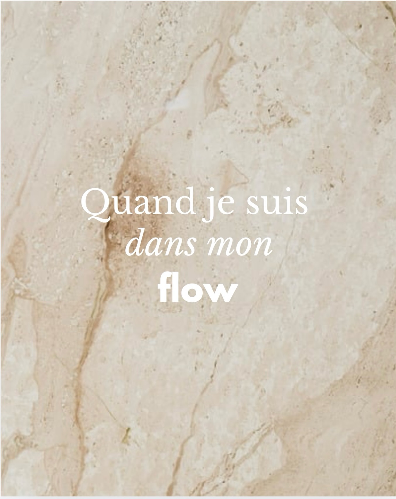 Déterminer et prendre conscience de son état de FLOW aide grandement à savoir ce qui nous fait vibrer dans la vie !
Avec la réponse à cette question, vous vous dirigerez donc vers des tâches professionnelles qui vous passionneront davantage et donc vers l’épanouissement à long terme.
Le flow c’est quand on fait une tâche sans voir le temps passer, comme si on était hypnotisé, dans un état de concentration intense et souvent de satisfaction immédiate : et je ne parle pas de scroller sur les réseaux sociaux !
Jardiner, conduire, faire, cuisiner, faire des formules Excel… vous avez bien une chose qui vous fait filer le temps non ?