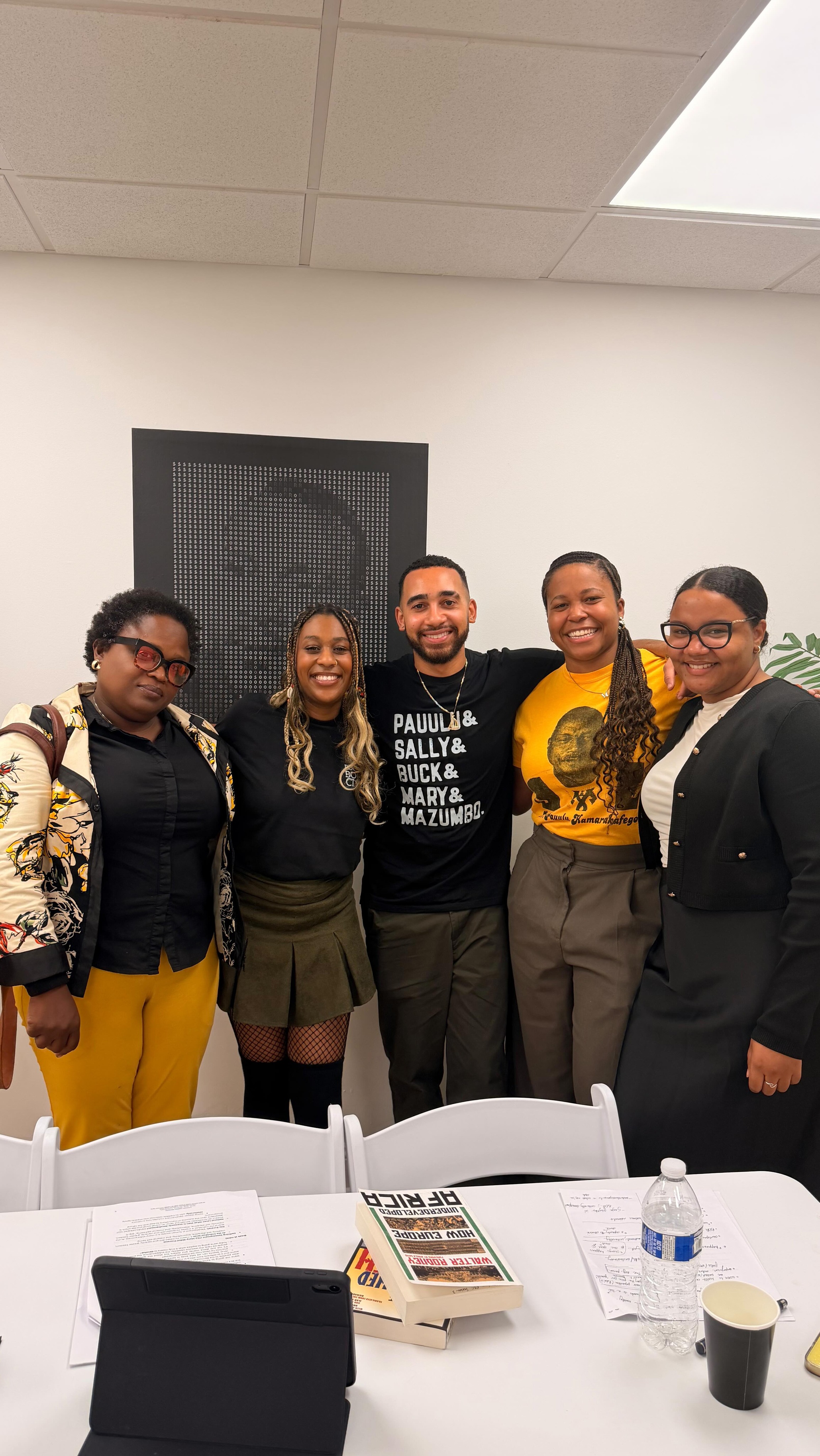 There is something that happens when you put the right people in a room together. 🙌🏾
For our first episode of Season 3, we filmed at @treehousebda with a live audience made up of people who are already doing valuable work in Bermuda. We invited people who show up consistently for our community, and who are genuinely invested in imagining what a better Bermuda can look like. 🇧🇲✨
What unfolded was one of the most honest, and deeply valuable conversations we have had in three seasons of Roose’s Book Club. Every person in the room brought something necessary to the table. 📚🔥
Episode 1 of Season 3 is coming soon. 👀
Season 3 Produced By: Vault TV @bermediavaulttv 🎥
#RoosesBookClub #Season3