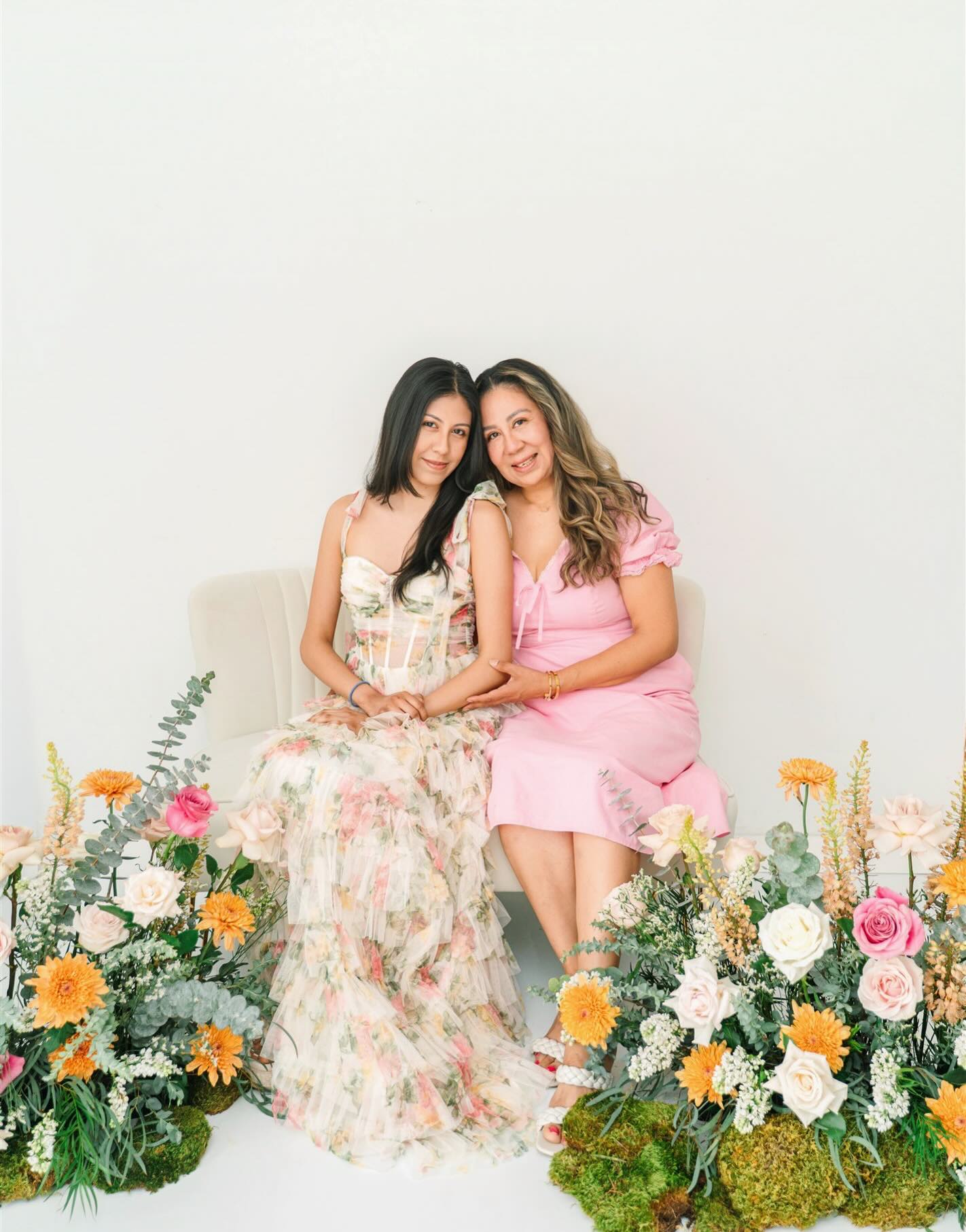 Your never too old for a photoshoot with your mama 🩷
#familyphotography #motherhood #mothersday #portraitphotography #tomballtx