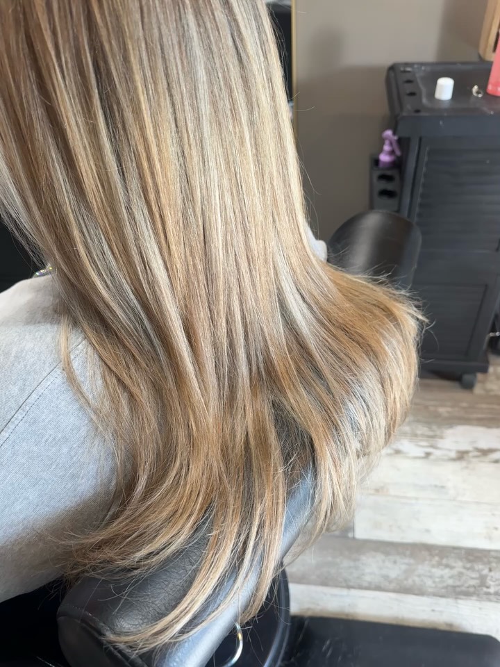Full highlight by yours truly, Nichole for this babe😍 @ginasoldavini dreamy, seamless, BLONDE!🤍 text or DM to book. ❤️ 8084198667 #wildflower #salon #keepcotatiwild #hair #highlights