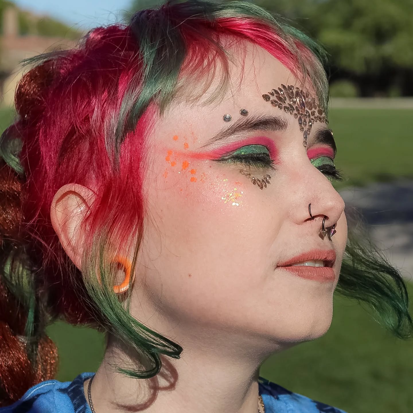 Bundle glow-up happening right now! Full makeup, beautiful hair, and that Reishi Radiance facial glow. These combos are perfect for anyone who wants the complete EDC experience without worrying about touch-ups.
Our bundles are going fast! Call or text (702) 358-1161 or glamandglouniversal@gmail.com to book yours.
#edclasvegas #ravebraids #ravemakeup #pulr #insomniac