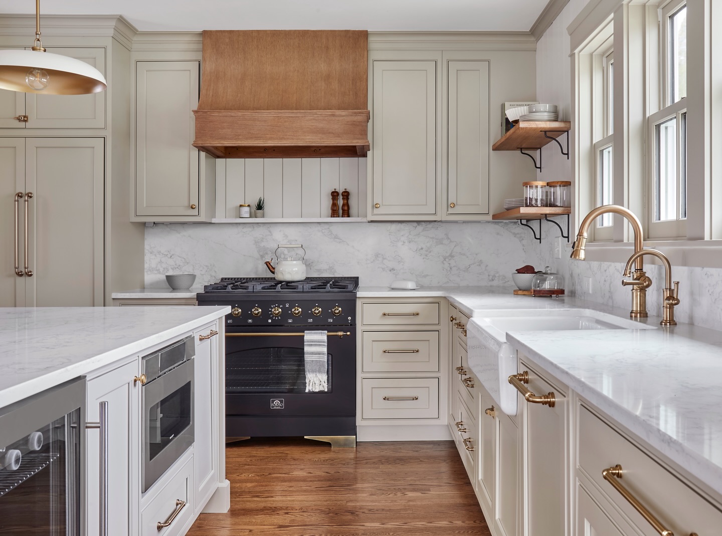 Our kitchen glow-up is complete 🤍
Not only do we have so much more storage and better function, but we also managed to camouflage most of the appliances behind custom panels—so the real stars can shine 😉 (the stove and our custom white oak hood).
Safe to say… I’m obsessed. More photos of the rest of the house and some before and afters coming soon!
Photos by @angeltuckerphoto