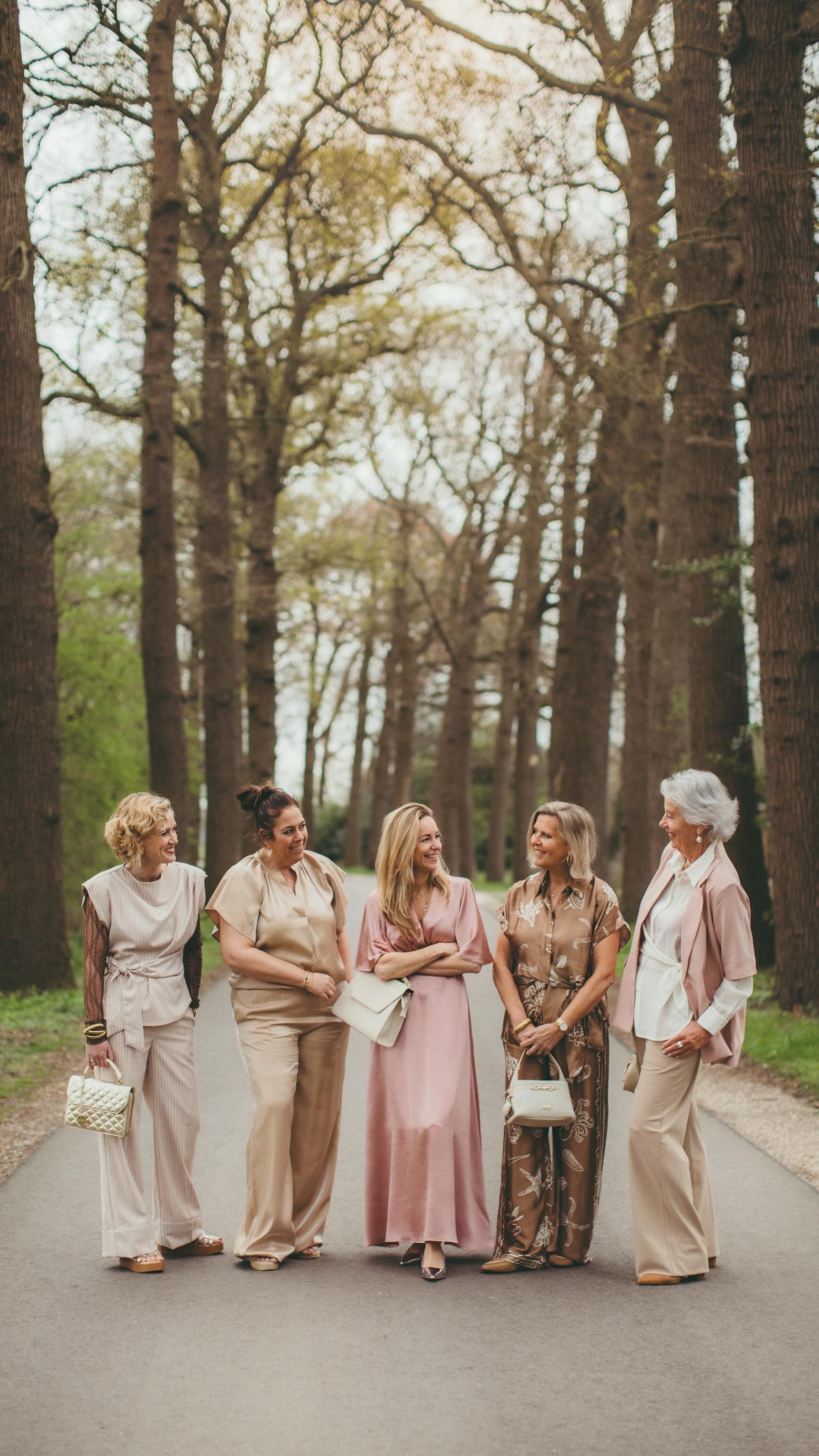 Me and my girlfriends, beelden voor @labelbylabel
