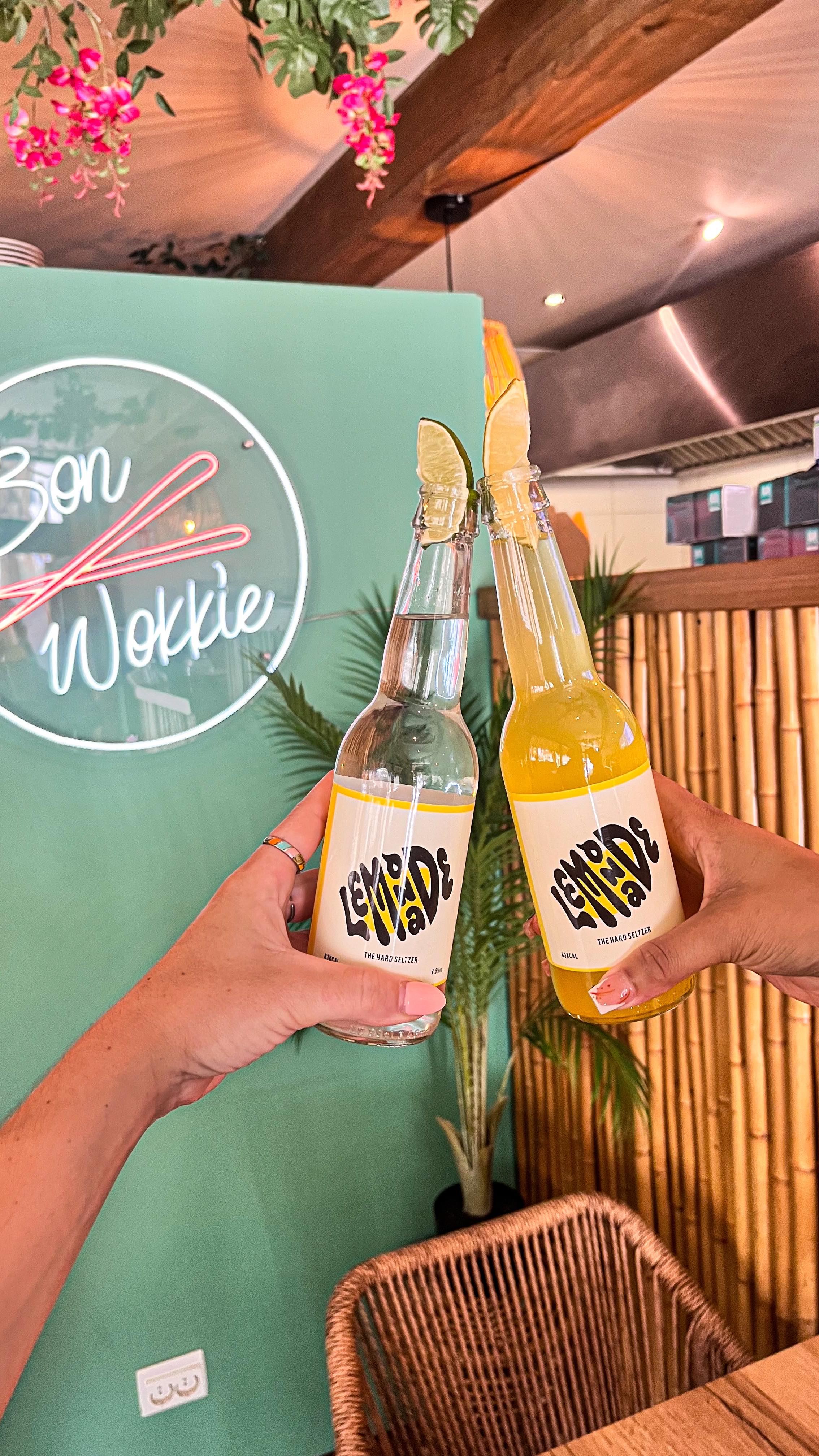 🍋 NEW DRINK ALERT 🍋
Lemonade: Sunshine in a bottle 🌞
✨ Best hard stelzer from Bonaire 🌴
✨ Soda water + alcohol + 🍋
✨ 83 kcal
✨ 4.5% vol
✨ Gluten & sugar free
Now at Bonwokkie, come taste it 🍋🌊
#bonwokkie #restaurant #food #drink #bonaire