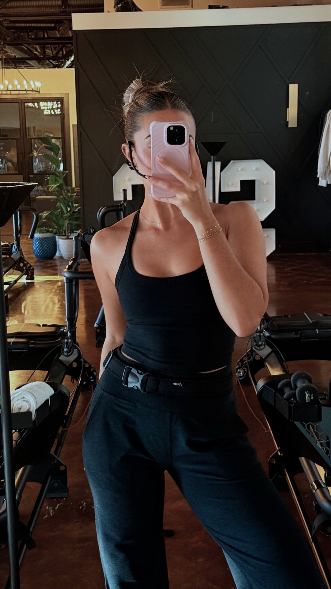 Benefits of kickboxing…
Full body strength. Cardio. Coordination. Core.
And one of the best ways to get out of your head and into your body.
If you haven’t tried it yet, this is your sign.
Book your class in the app 🥊
#strengthandwellnesscollective #swcclt #cltfitness #kickboxing #strengthtraining