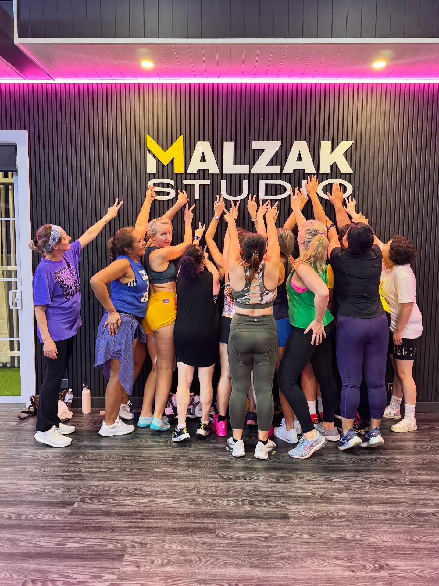Happiness comes when you give yourself time to do what you love, surrounded by beautiful, supportive people. Thank you, and we are truly grateful for each and every one of you for showing up to Malzak Studio, a space created for you. 🩵💛
#malzakstudio #zincommunity #malzakcommunity #malzakfitness #fitnessstudio