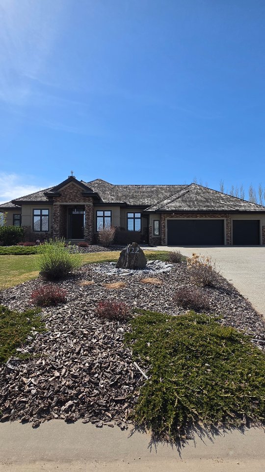 COMING SOON ✨
Just outside of St. Albert — this stunning move-in ready property checks every box.
▪️ 4 Bedrooms
▪️ 4 Bathrooms
▪️ Epoxy 6-Car Garage
▪️ Fully Landscaped
▪️ Situated on ½ Acreage
Luxury, space, and modern living all wrapped into one incredible home. Stay tuned for more details 👀🏡 contact @minagayed.realestate
|ComingSoon |StAlbertRealEstate |AcreageLiving |LuxuryHome |MoveInReady |YEGRealEstate |DreamHome |NewListing |GarageGoals |FullyLandscaped |ModernLiving |LuxuryListing |StagedToSell |JamiebyDesign