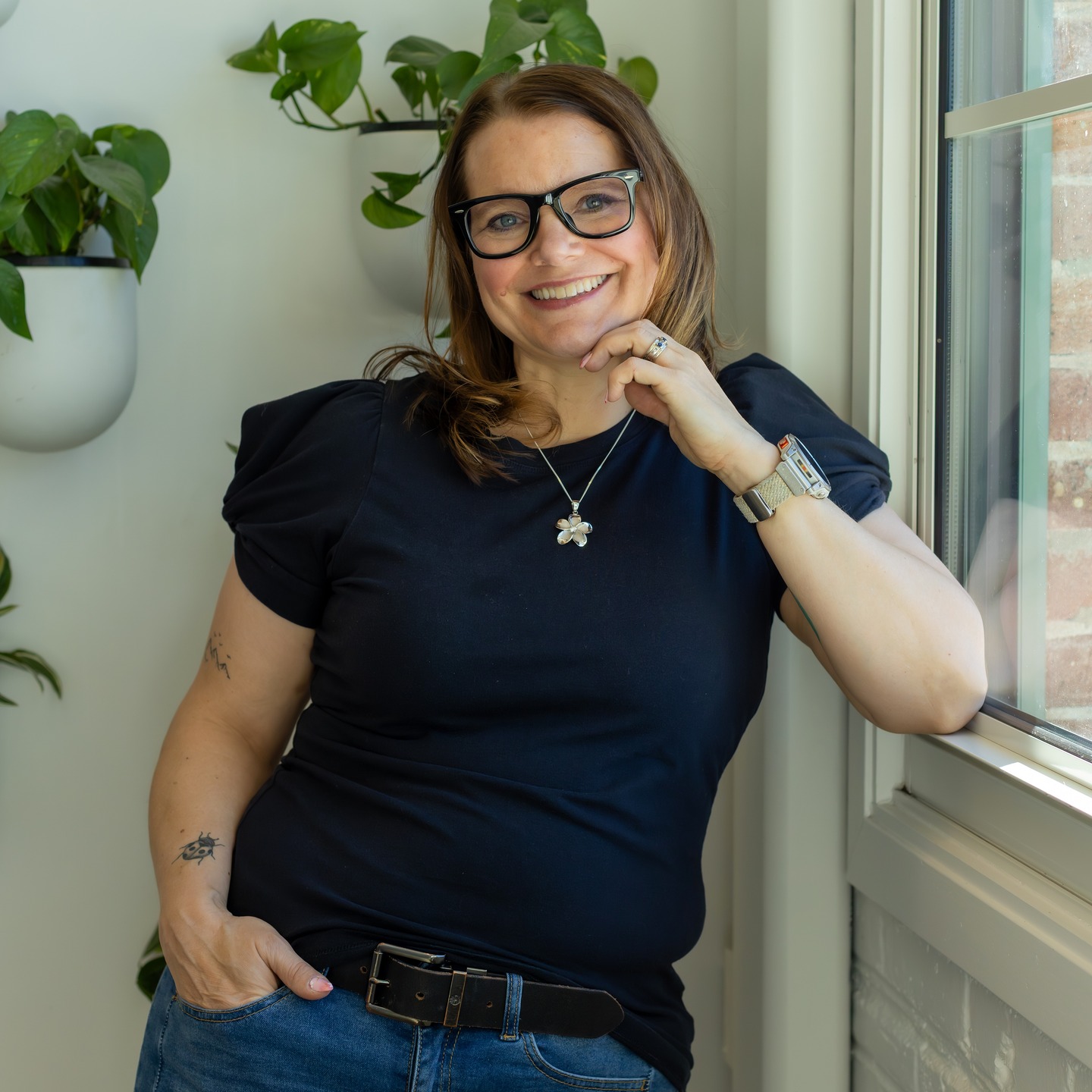 Whether you need to update your headshots with a fresh look or need a branding refresh, I’ve got you covered! Come for the photos and new visuals, and stay for the belly laughs. 📸✨
Ready to capture the real you? Link in bio to grab your date!
@daniriceisnice
#ArvadaPhotographer
#denverbrandingphotographer
#AuthenticYou #ConnectionOverPerfection