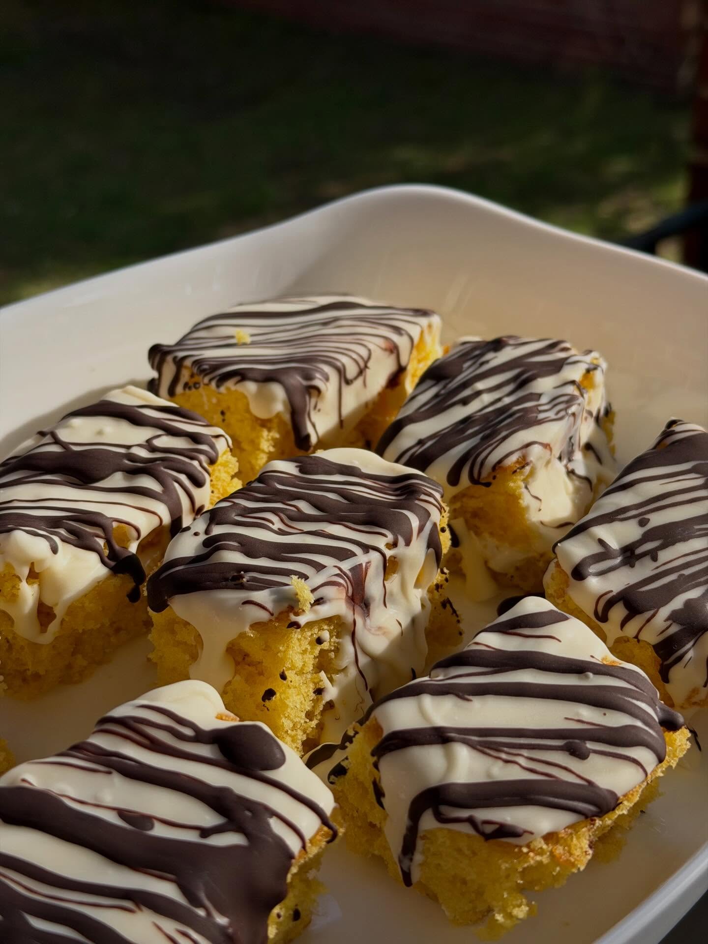 Sometimes you need a goddamn zebra cake.
Just posted 2 versions of this recipe on my blog. Both better-for-you, one is just stupid easy.
These will bring the house down… without wrecking you after🙌🏻
I was so excited about how many requests I got for this recipe!
Link in my bio