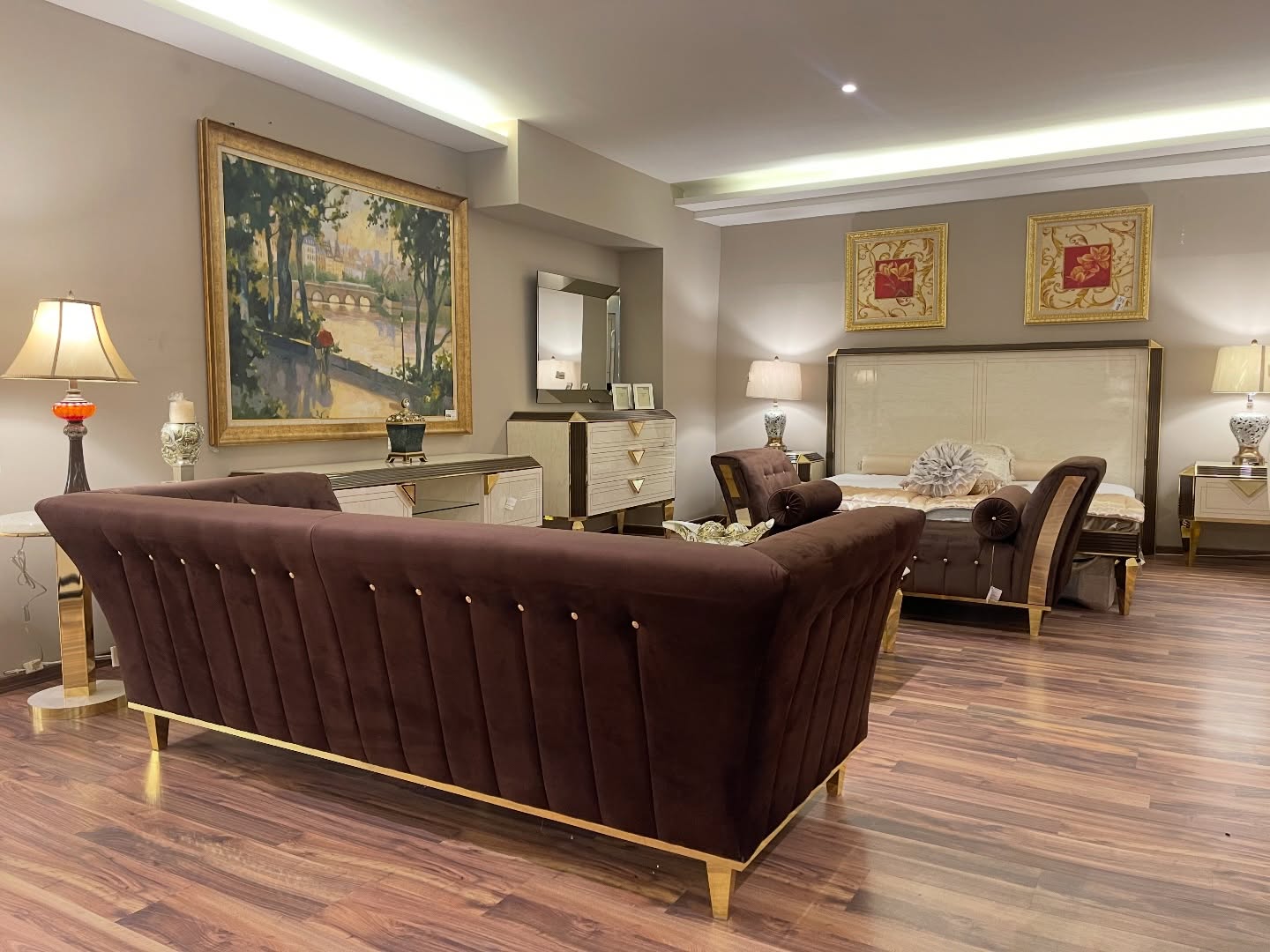 Sala y Recámara Adora Diamante 🇮🇹
🌐 https://www.dortizmuebles.com
📲 https://wa.me/523314096151
TE ESPERAMOS EN NUESTRAS SUCURSALES:
📌SUCURSAL ZAPOPAN
Av. Patria No. 603 Esquina Aldous Huxley
Colonia Jardines Universidad
Zapopan, Jalisco México.
Cel Ventas 33 2612 1670
📌SUCURSAL NAUCALPAN
Periférico Blvd. Manuel Avila Camacho No.550
Naucalpan de Juárez, Edo Mex.
Cel Ventas 55 6086 6314
#dortizmuebles #mueblesdeitalia #mueblesimportados #mueblesitalianos