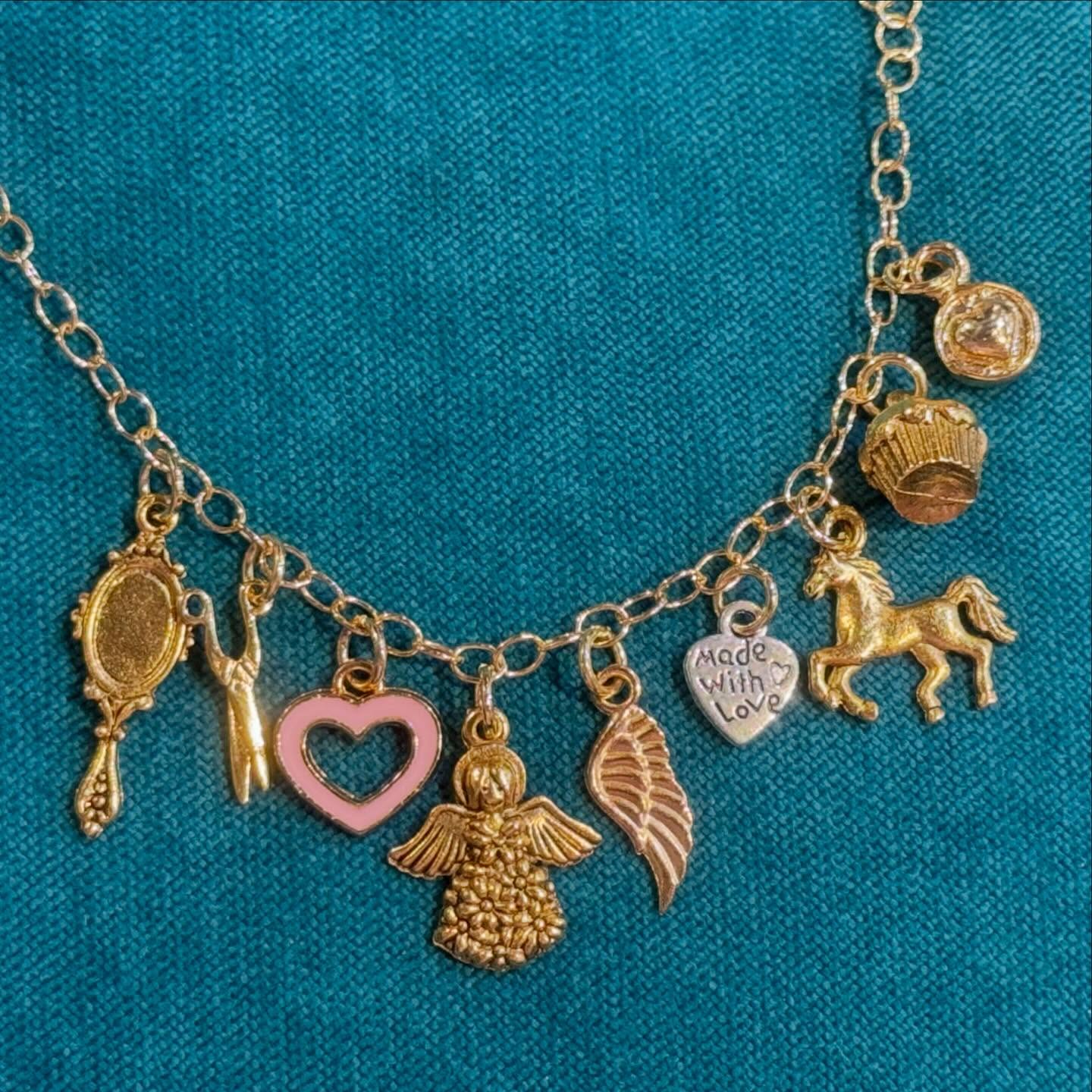 back to the classic charm bracelet >> πππͺ½π #beadlounge #woodlandhills #smallbusinesslove #bracelet #charms