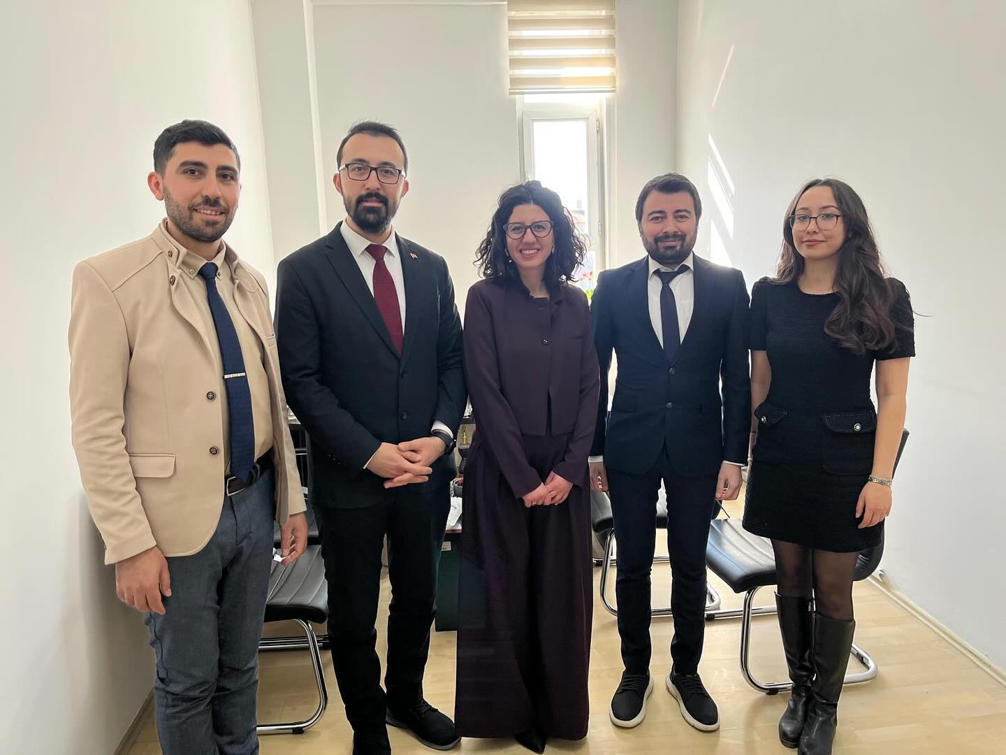 Kütahya Sağlık Bilimleri Üniversitesi Ergoterapi Bölümünü ziyaret ettik. Bölüm Başkanı ve hocalarına nazik ev sahiplikleri ve karşılamaları için teşekkür ederiz.