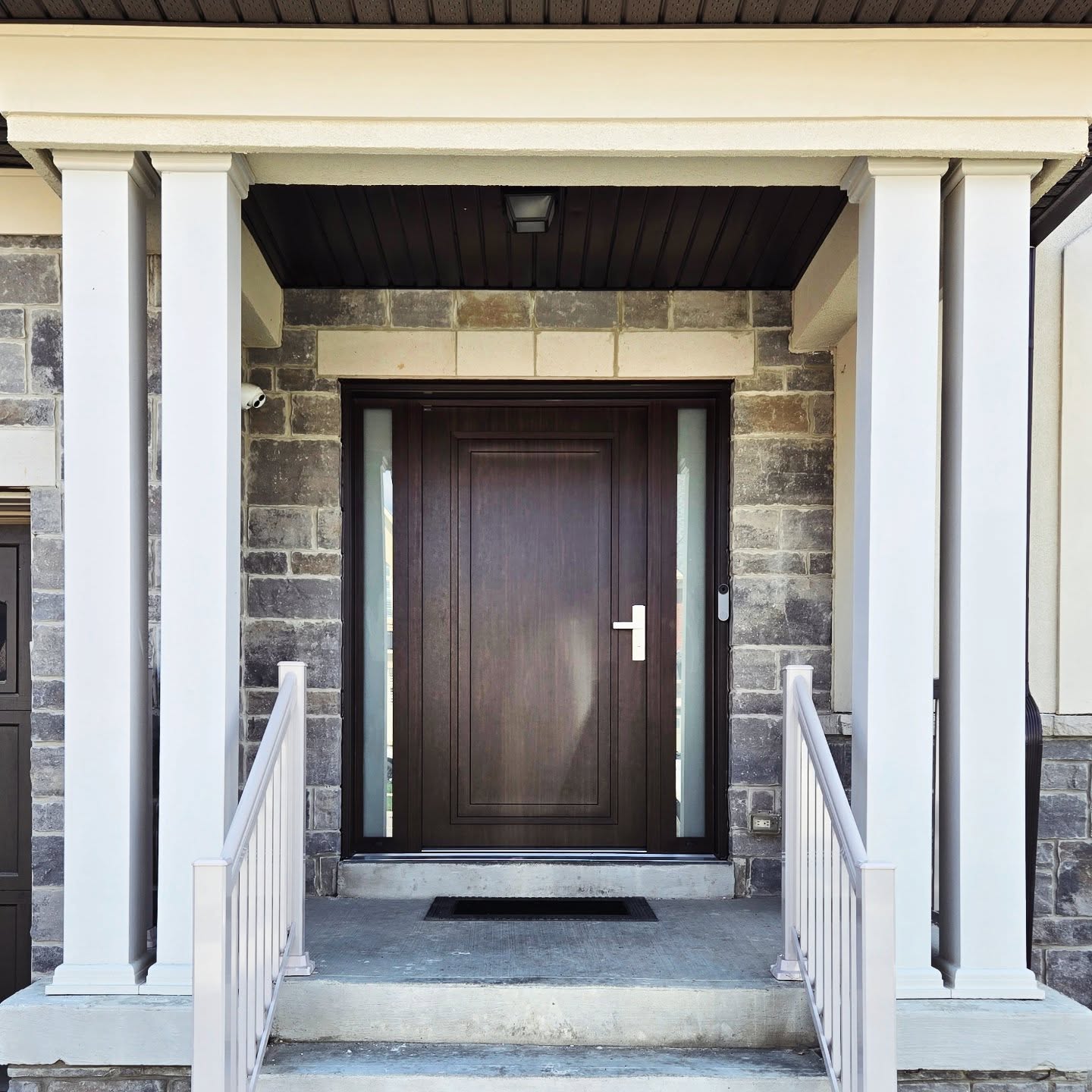 European security, engineered to perform and designed to impress.
A premium steel door by Gerda featuring a 3" thick slab, 5-point locking system, metal frames, and security glass — delivering uncompromising protection with a refined, architectural presence.
#EntryDoorsToronto #securitydoor #curbappeal #modernhome #steeldoors