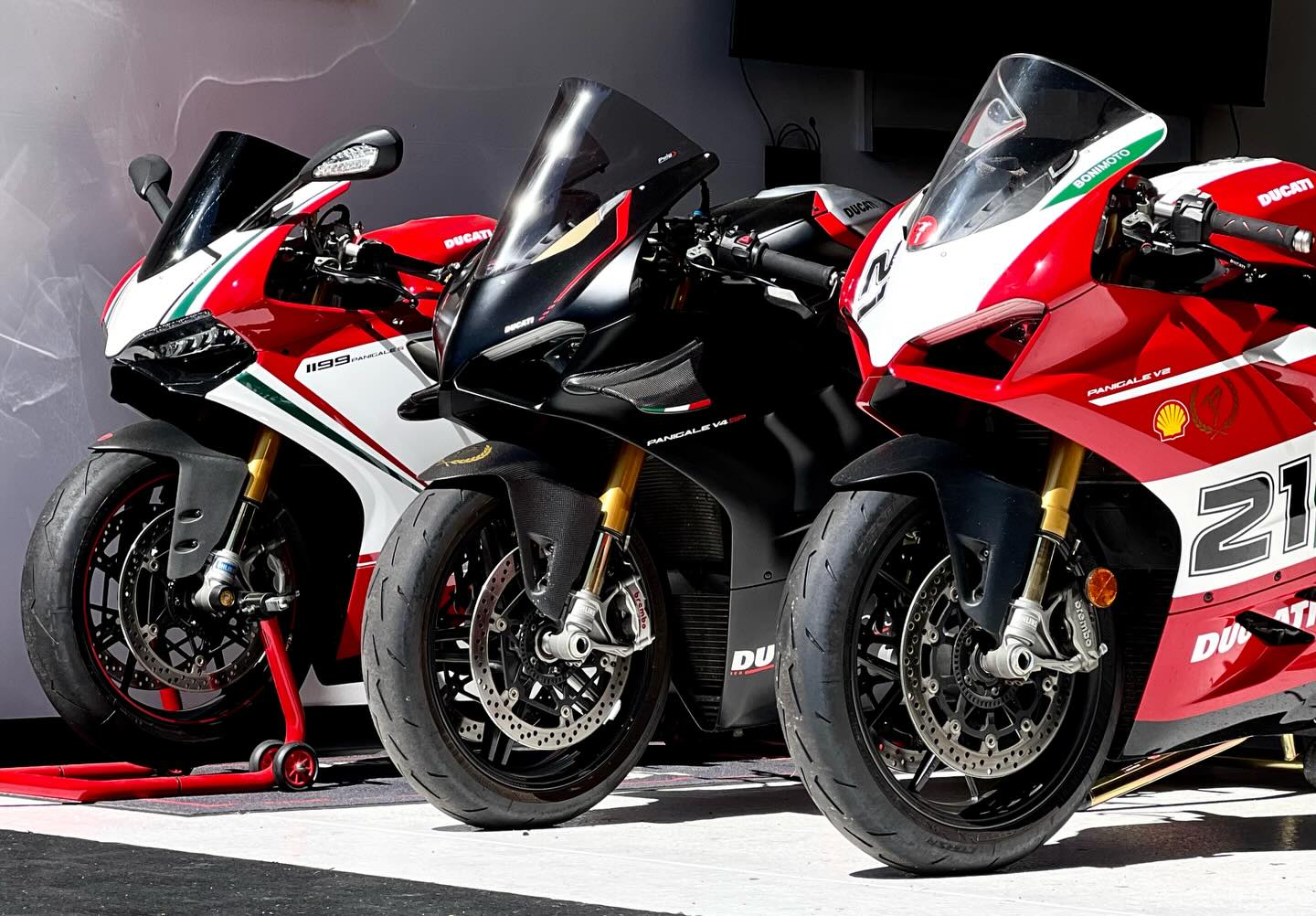 Sunday Service 🇮🇹
#panigale1199s #panigalev4sp #panigalev2