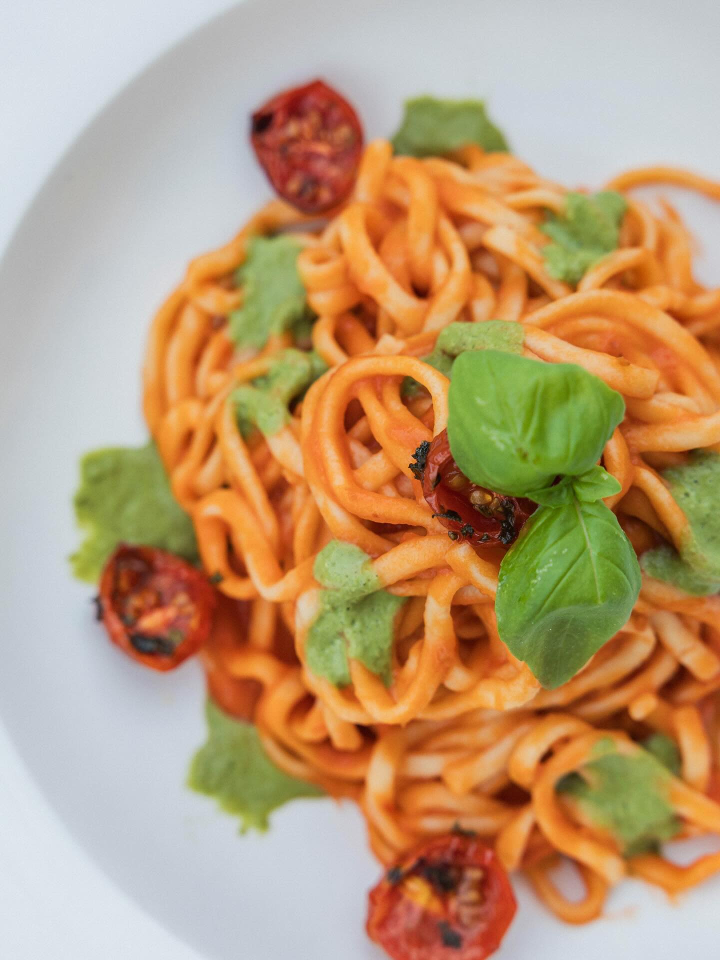 Twirl into something delicious 🍝
House-made pasta, rich tomato base, bursts of roasted cherry tomatoes and fresh basil… finished with a vibrant green drizzle for that perfect balance of flavour 🌿
Simple, fresh, and made with love — just how it should be 🤍
Dine in or order for a cosy night at home ✨