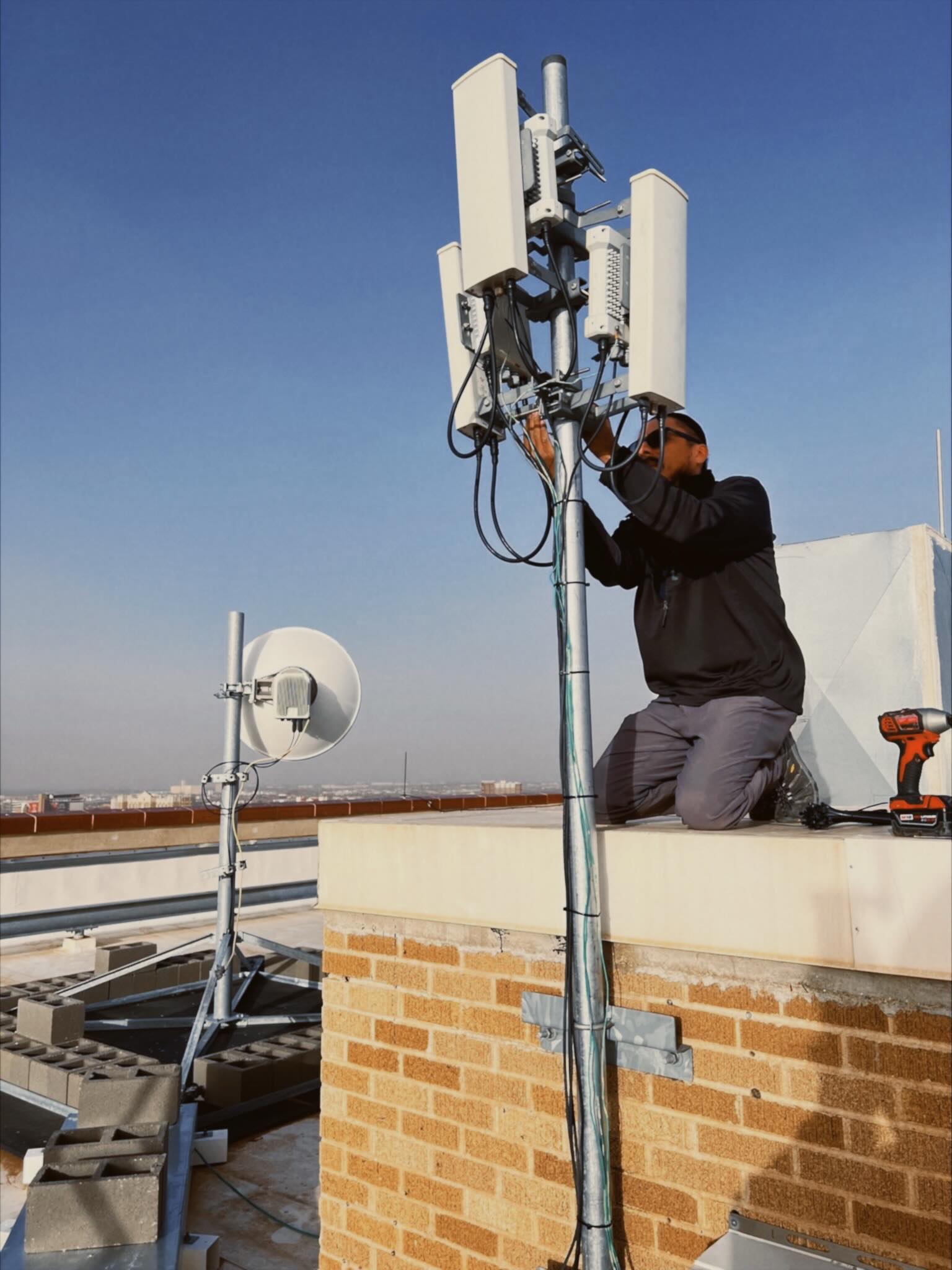 TBT to a job done right! 📡🛜
Precision matters when it comes to wireless connections. Our team replaced and realigned these radios to restore a strong and reliable connection. From troubleshooting and replacing wireless point to multipoint, we build systems that keep you connected.
#CieloSystems #WirelessLinks #Cambium #NetworkInfrastructure #lowvoltagetech