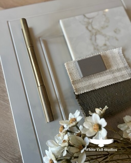 Beautiful neutral tones with luxurious brass accents! New display coming soon 👀 this MDF door with Supermatt finish screams luxury at an affordable price.