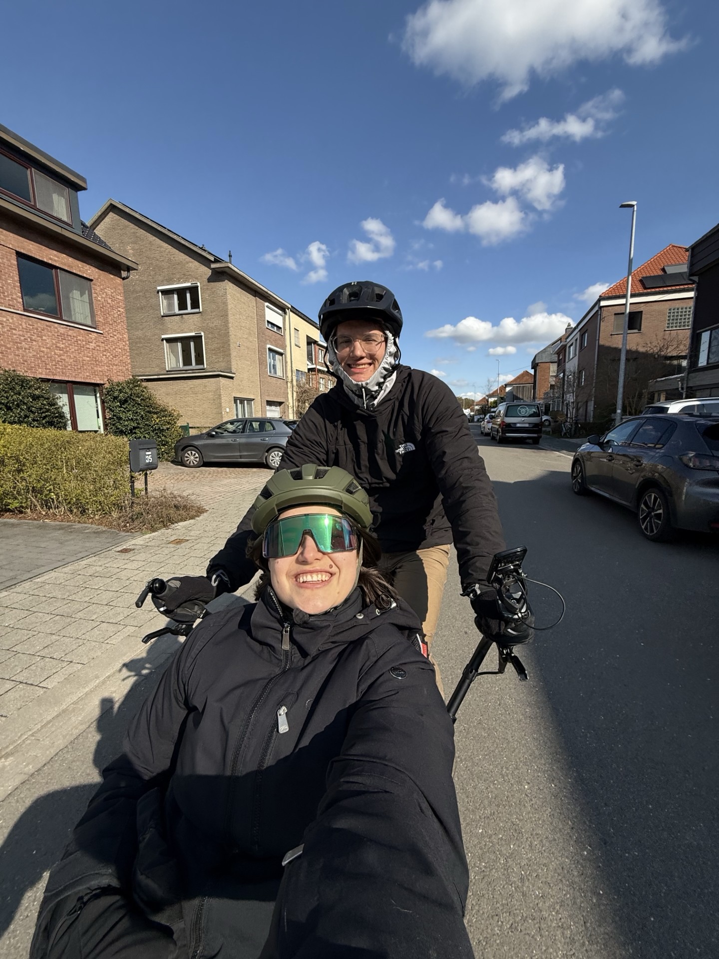 🌞🚲🥐. Dit gezellige koppel nam deel aan onze wedstrijd tijdens De Langste Dag in @leuven vorig jaar en won een Bike & Brunch: een weekendje fietsen met een fiets naar keuze (zij kozen de @hasebikes Pino, uitstekende keuze) én een zeer smakelijke brunch voorzien door het geweldige @lifebar_be
#leuven #delangstedagleuven #hasebikespino #hetfietslab