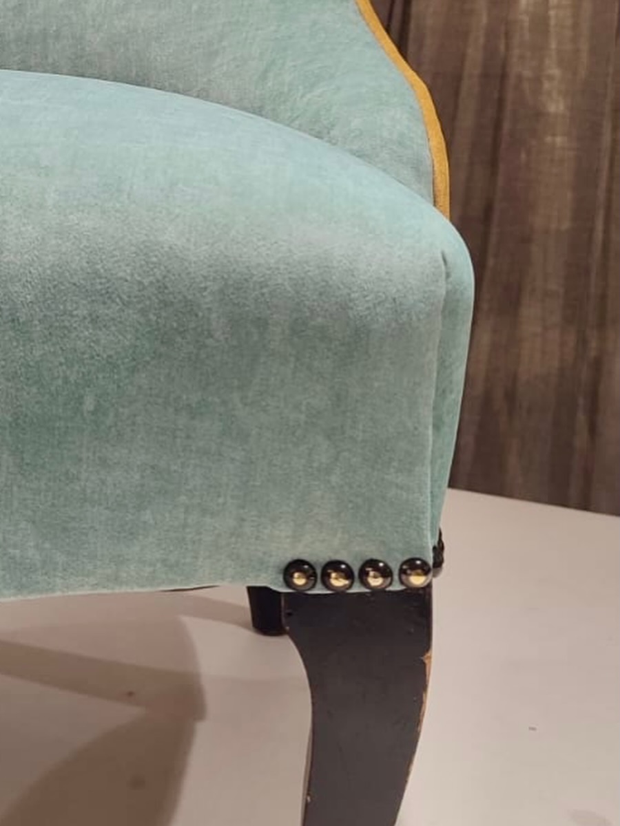 Recouverture d’une chauffeuse dans un tissu @hoepke_textiles
Aqua clean et résistant aux griffes de 🐈 et 🐕