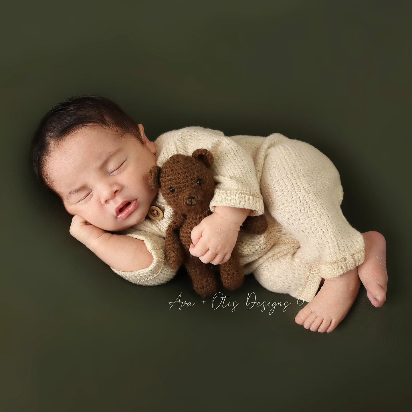 handsome from every angle 🐻
#newbornphotography #simplenewbornphotography #babyboy #avaotisdesigns #bayareaphotographer