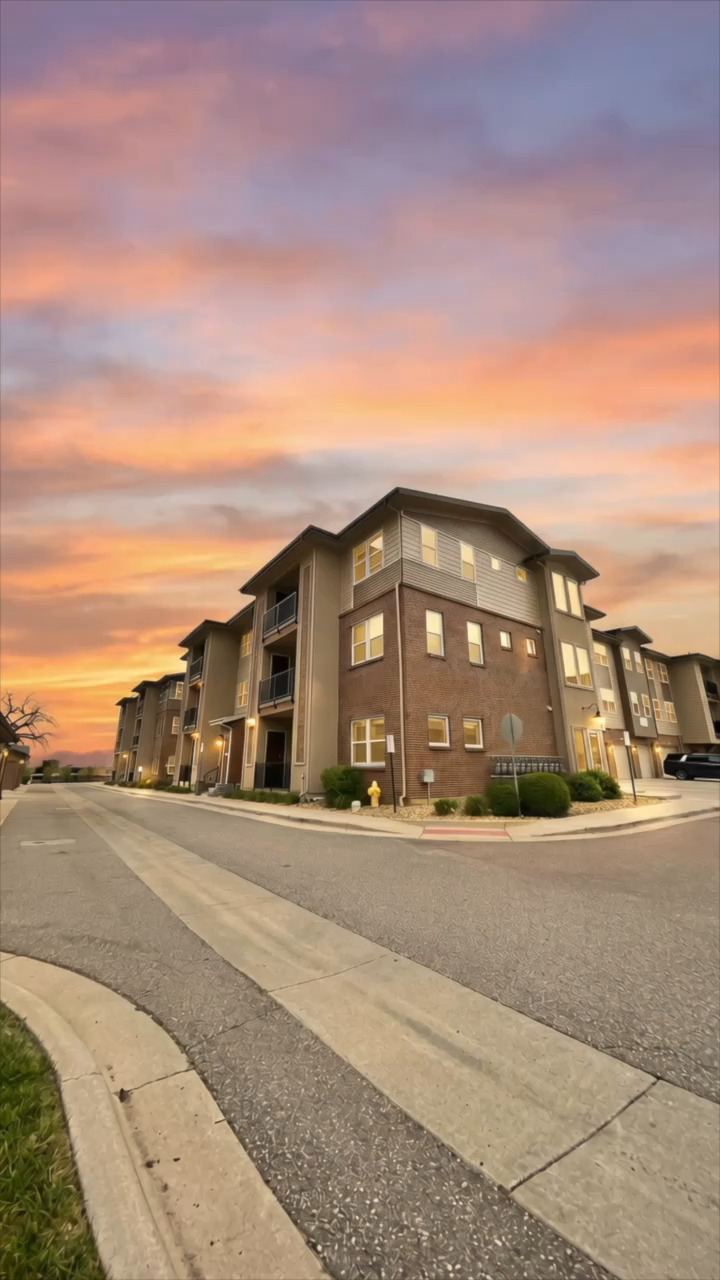 🚨 Price Improvement
Gorgeous condo for sale in Arvada
2 Bed | 2 Bath | Modern Finishes | Westown Neighborhood
See more photos & video: LINK IN THE BIO
#Arvada #Colorado #CondosForSale #homesforsale #westown #coloradorealestate