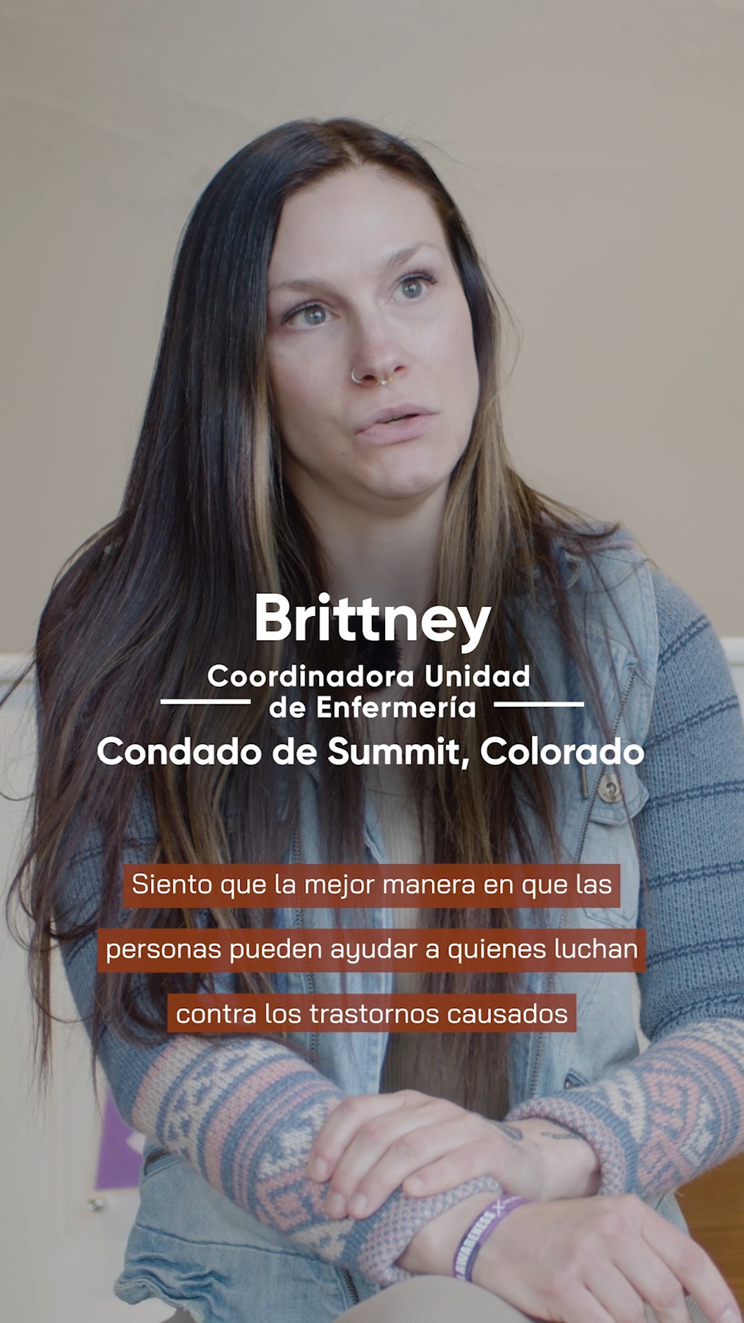 Brittney sabe lo difícil que puede ser para las personas que padecen trastornos por consumo de sustancias (SUD), y lo mucho que ayuda que alguien les brinde su apoyo con compasión.
¿Su consejo? Infórmate sobre los SUD, deja de lado tus prejuicios sobre el consumo de sustancias y simplemente apoya a quienes están luchando contra la adicción. La lucha contra el estigma empieza por ver a la persona, no al problema.
Encuentra recursos locales de recuperación en https://www.communitycompass.co/resources
#Recuperación #ApoyoEntreIguales #RecuperaciónEntreIguales #SaludMental #eagle #silverthorne #breckenridge #frisco #aspen #glenwoodsprings #basalt #leadville #vail #carbondale #edwards #avon #silt