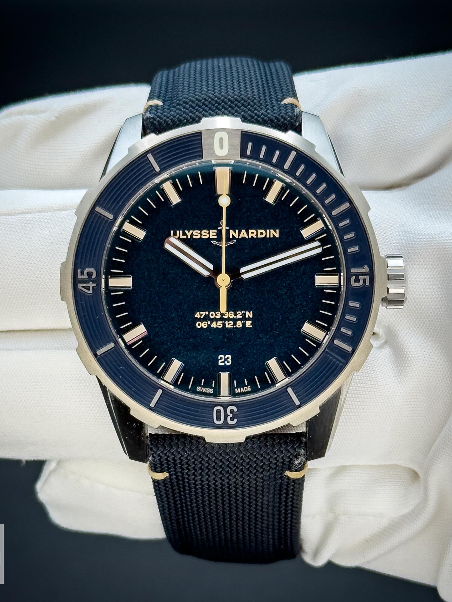 Ulysse Nardin Diver 8163-175/93 — bold, clean, and built to perform.
44mm with an in-house UN-816 and a sharp blue dial that stands out without overdoing it. Comfortable rubber strap makes it an easy daily.
Complete set, running strong. DM for details.
#ulyssenardin #ulyssenardindiver #divewatch #watchcollector