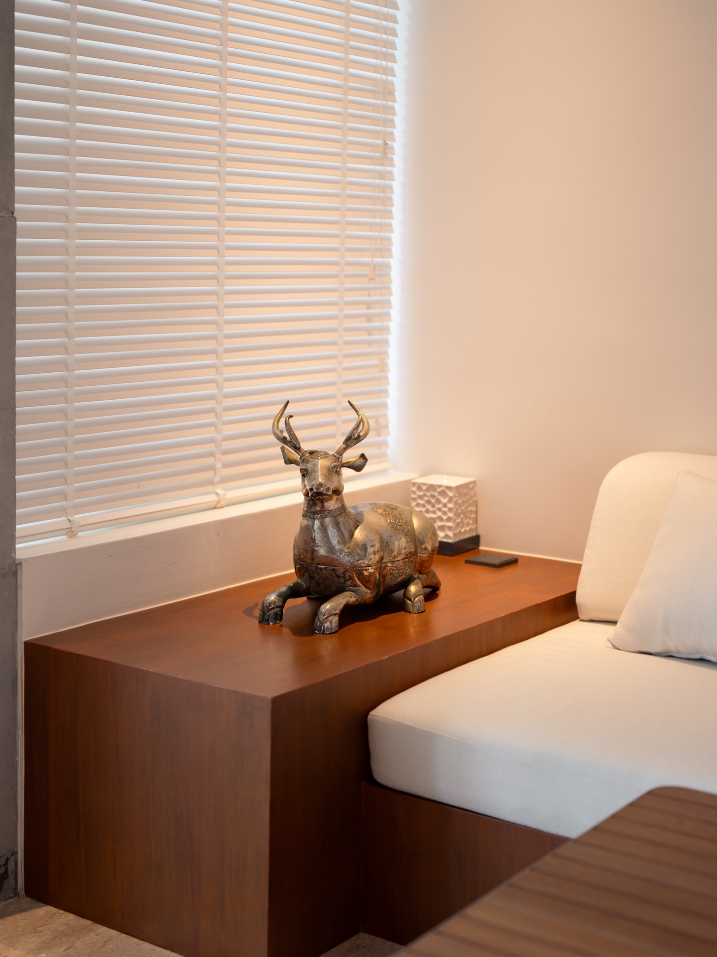 Subtle and steady.
Maya Anda Villa
#bluesiam #bluesiamvillas #surinbeach #phuket #thailand